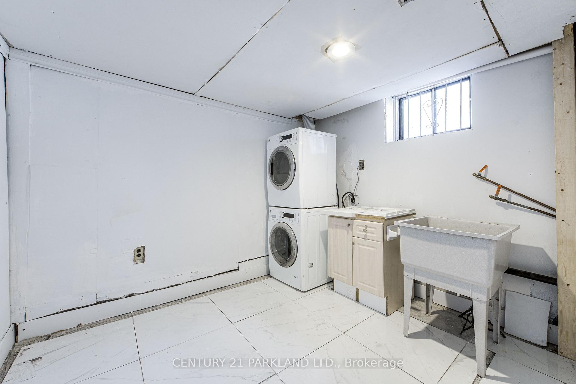 Photo 26 of 22 Gatesview Avenue, Scarborough, Scarborough Village — HOMEH