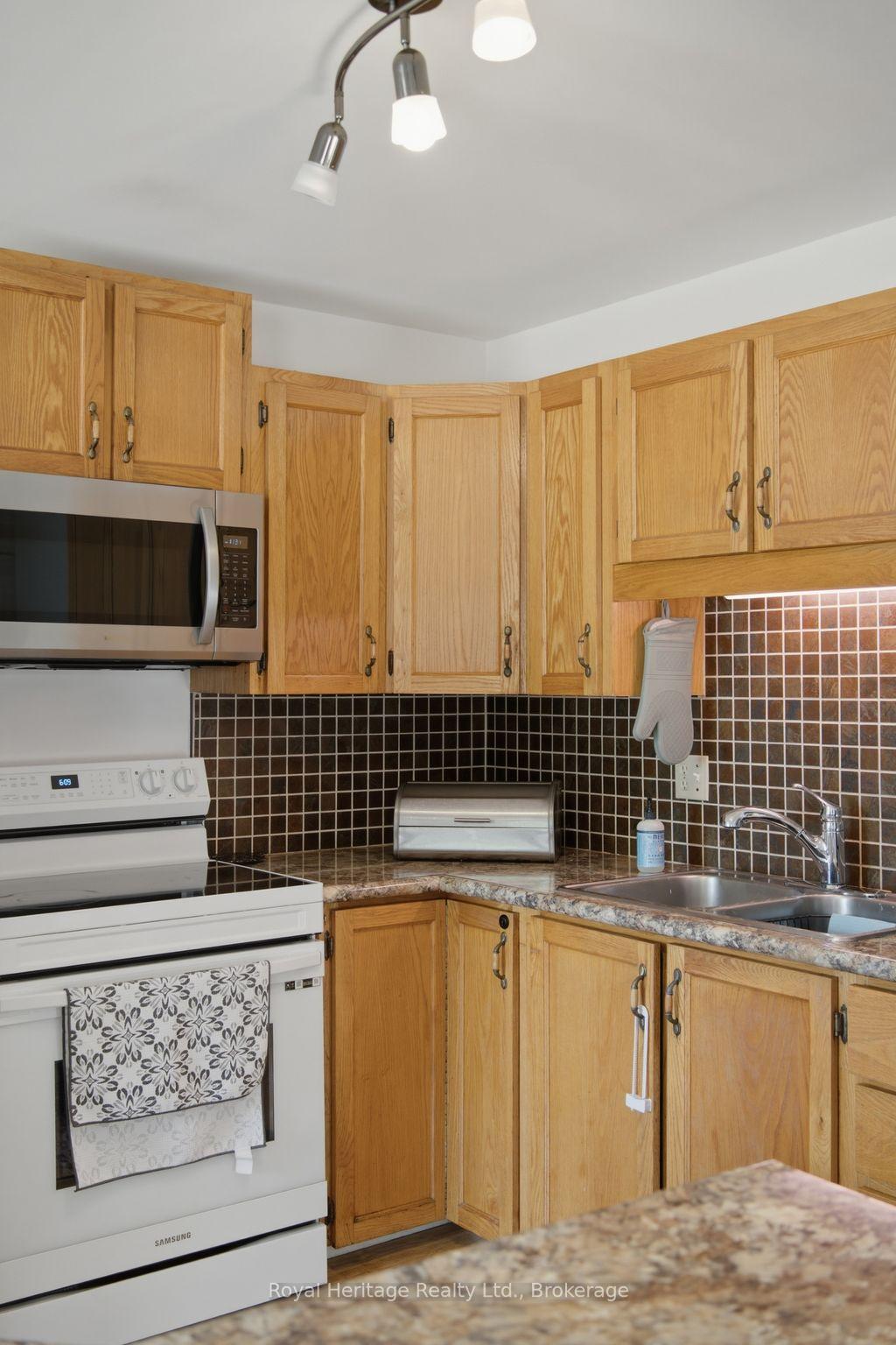 Photo 10 of 164 A Prince Edward Street, Brighton — HOMEH