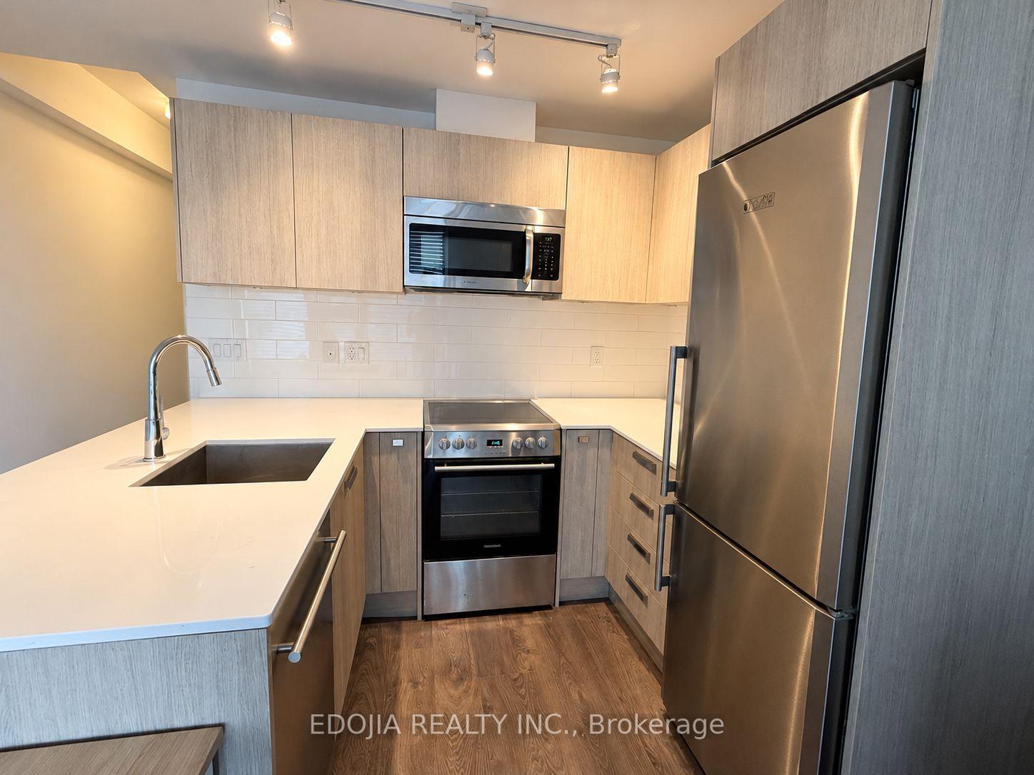 Photo 4 of Unit 1305, 42 Charles Street E, Toronto, Church-Yonge Corridor — HOMEH