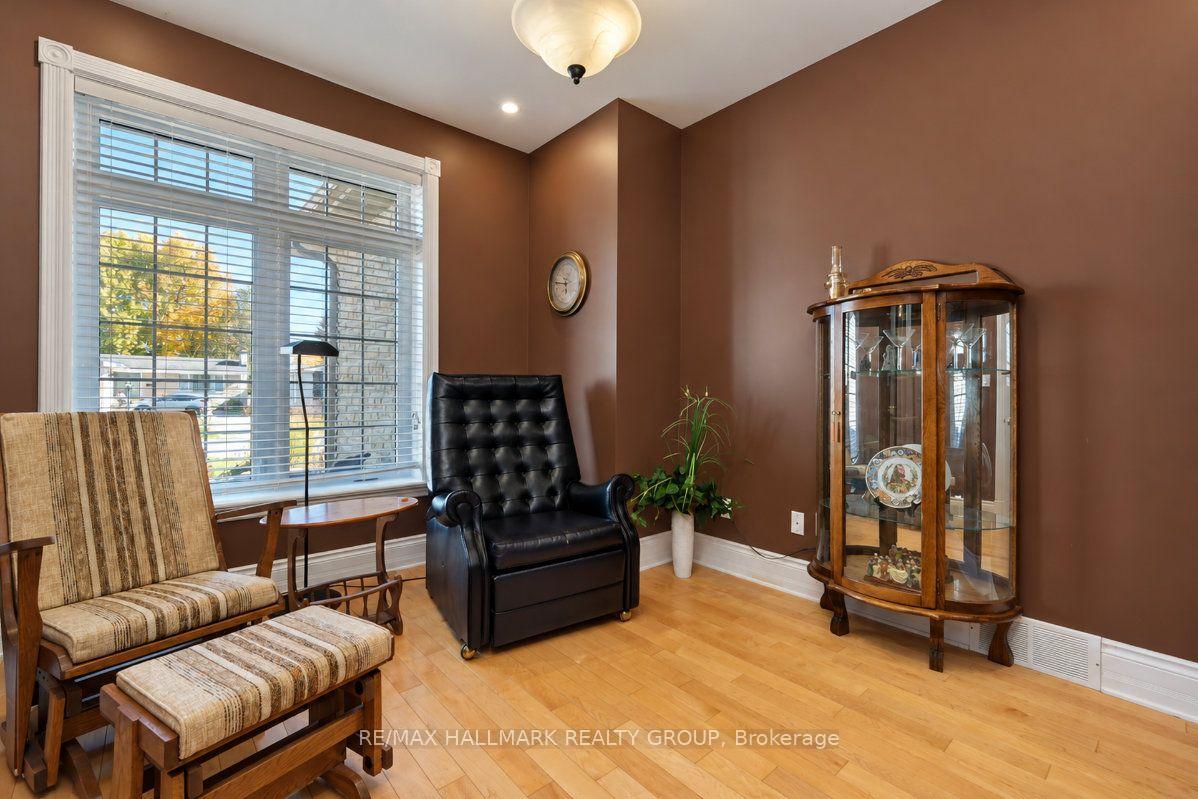 Photo 5 of 1496 Maxime Street, Ottawa, Pineview — HOMEH