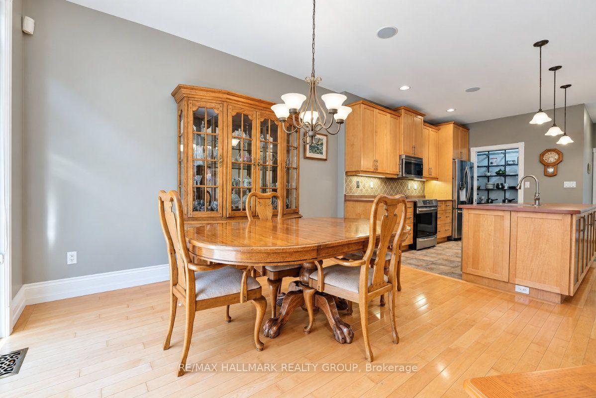 Photo 10 of 1496 Maxime Street, Ottawa, Pineview — HOMEH