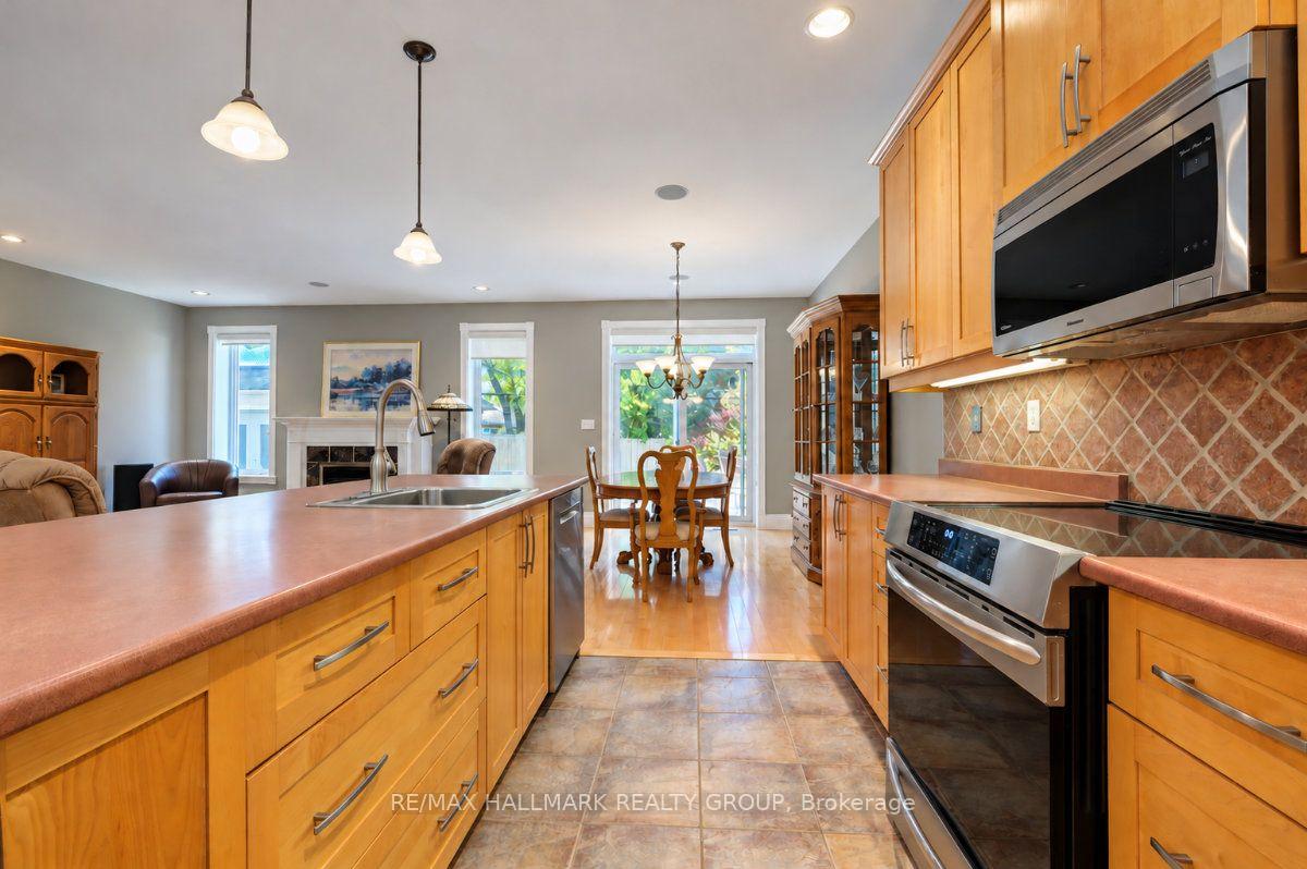 Photo 14 of 1496 Maxime Street, Ottawa, Pineview — HOMEH