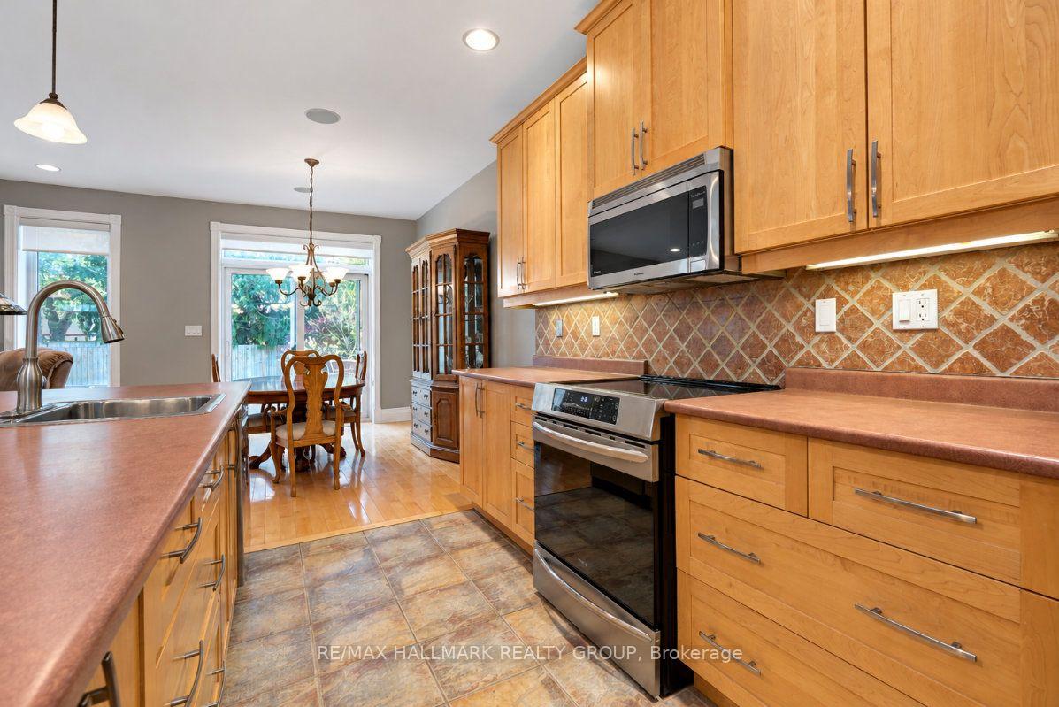 Photo 17 of 1496 Maxime Street, Ottawa, Pineview — HOMEH