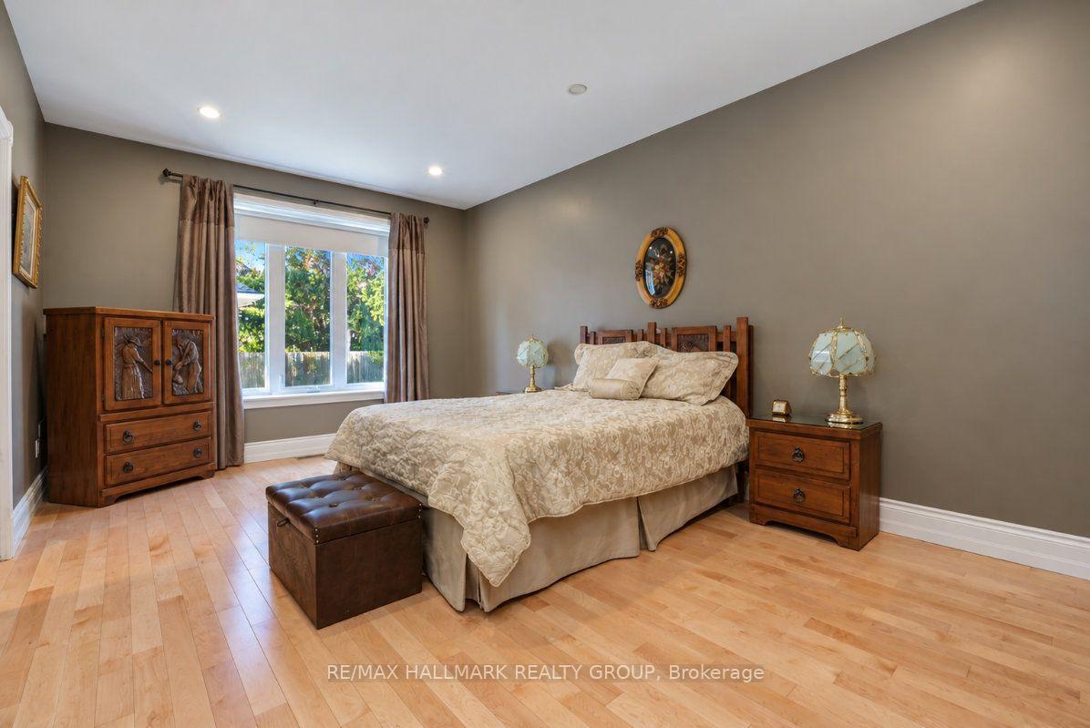 Photo 22 of 1496 Maxime Street, Ottawa, Pineview — HOMEH