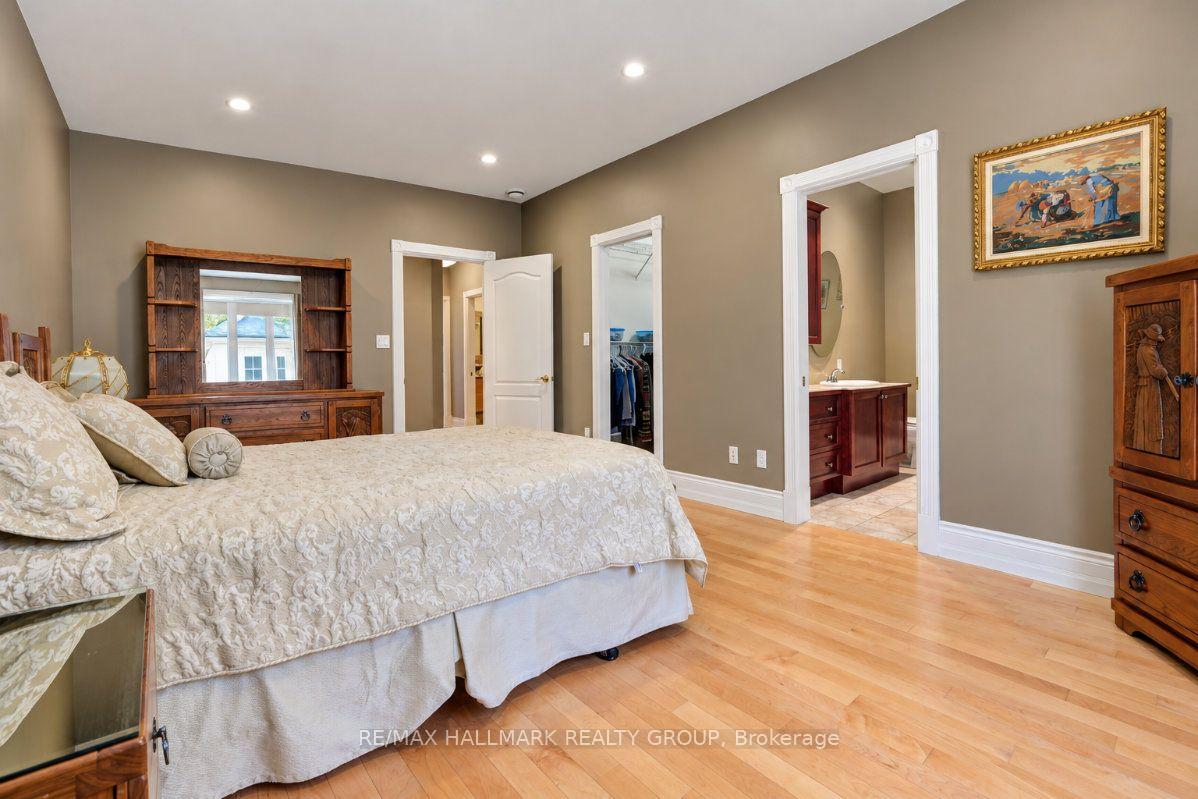 Photo 23 of 1496 Maxime Street, Ottawa, Pineview — HOMEH