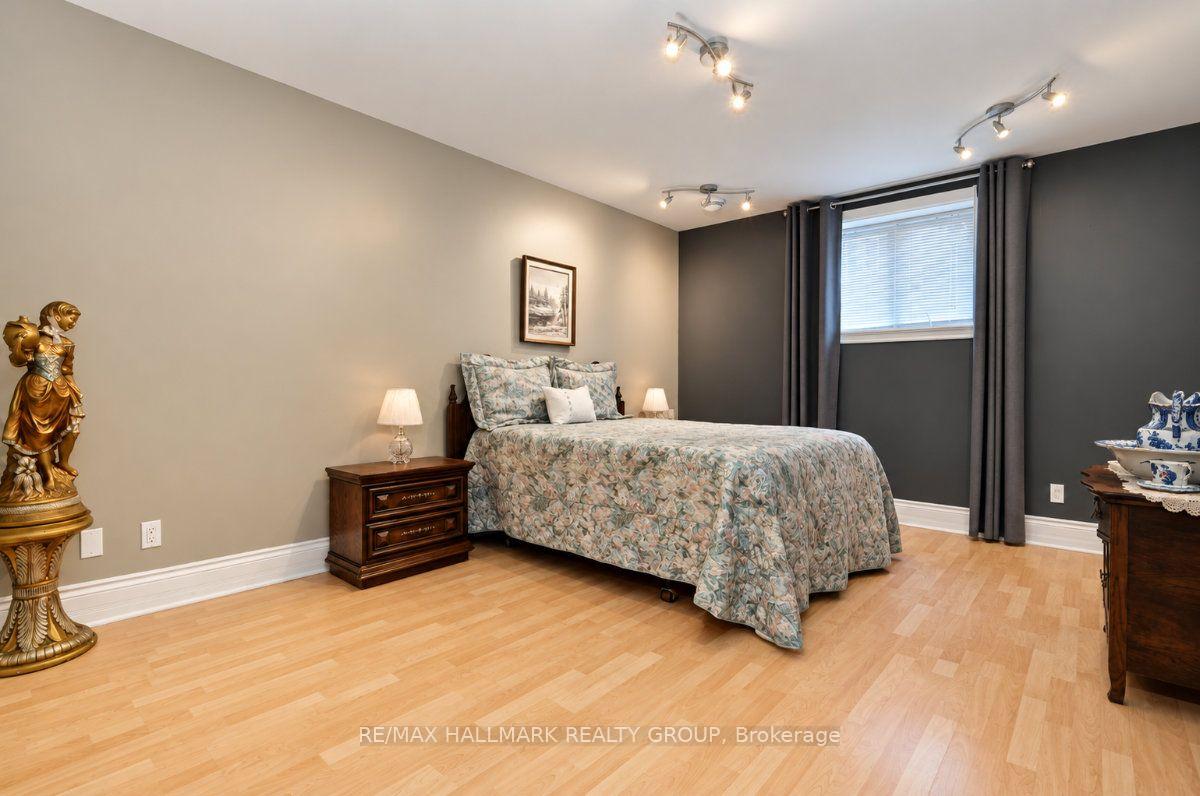 Photo 36 of 1496 Maxime Street, Ottawa, Pineview — HOMEH