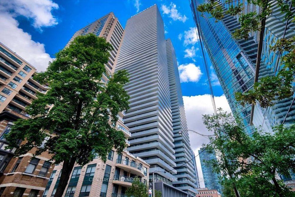 Front of Unit 4406, 42 Charles Street E