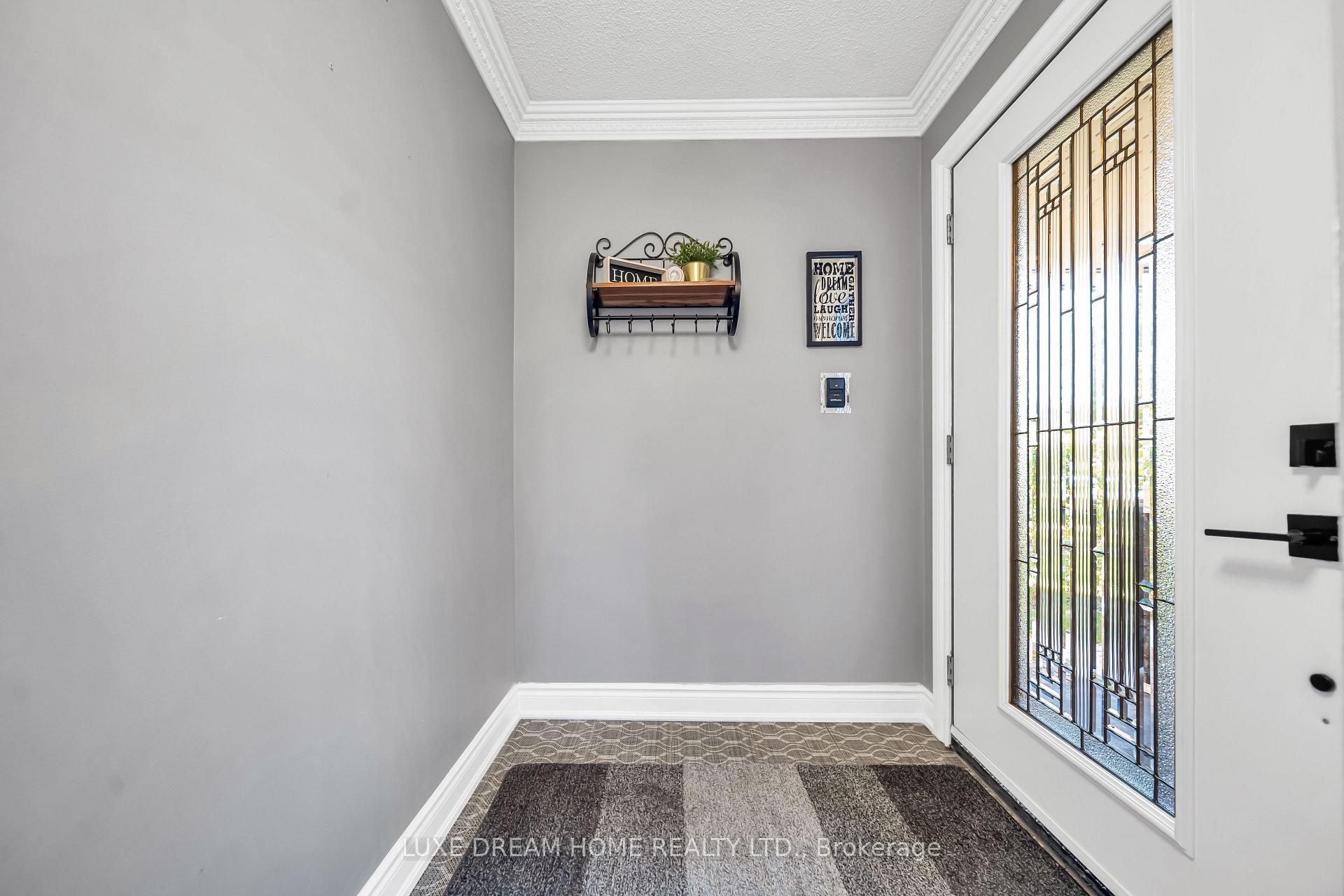 Photo 5 of 78 Governor Crescent, Vaughan, East Woodbridge — HOMEH