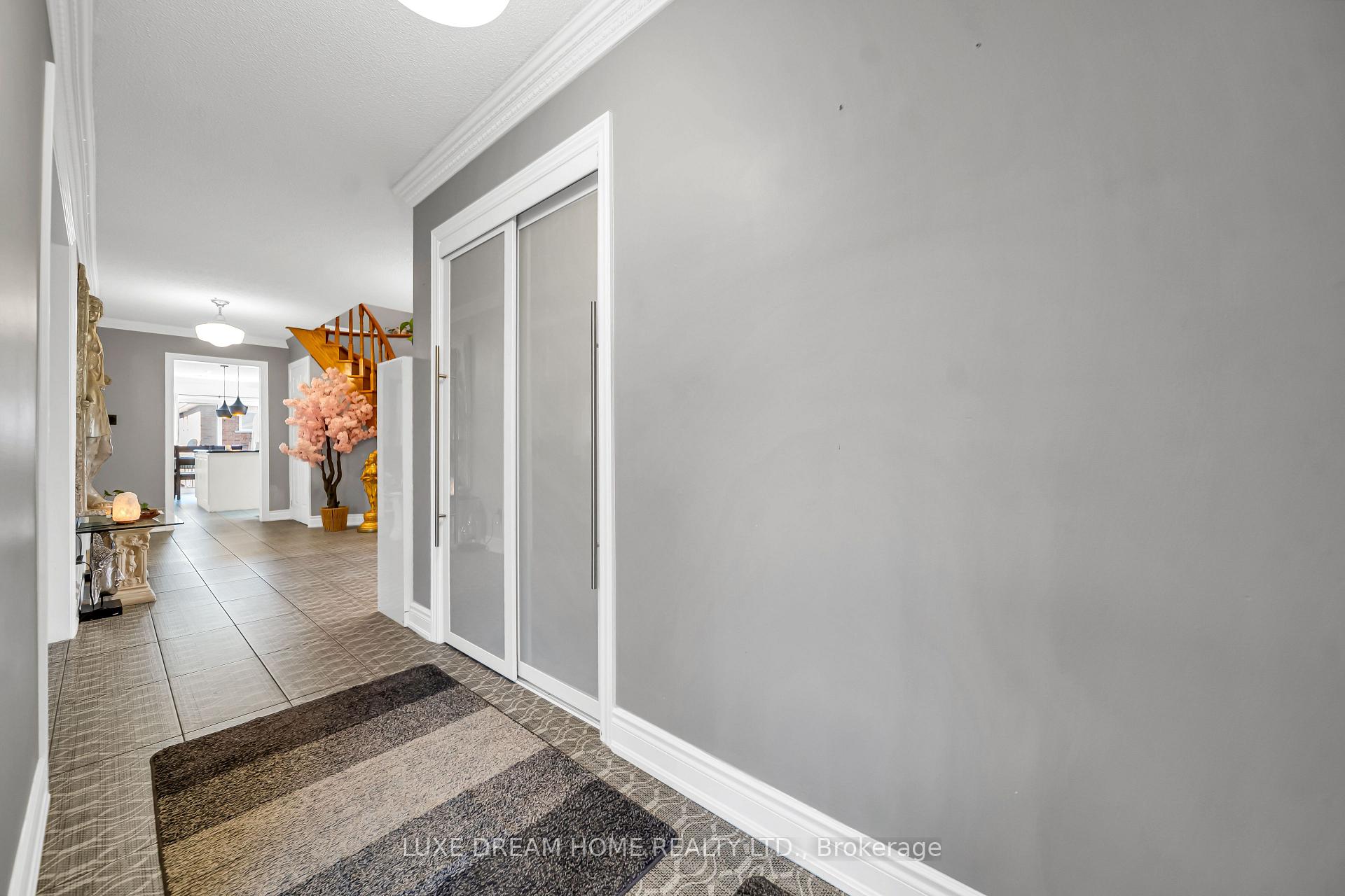 Photo 6 of 78 Governor Crescent, Vaughan, East Woodbridge — HOMEH