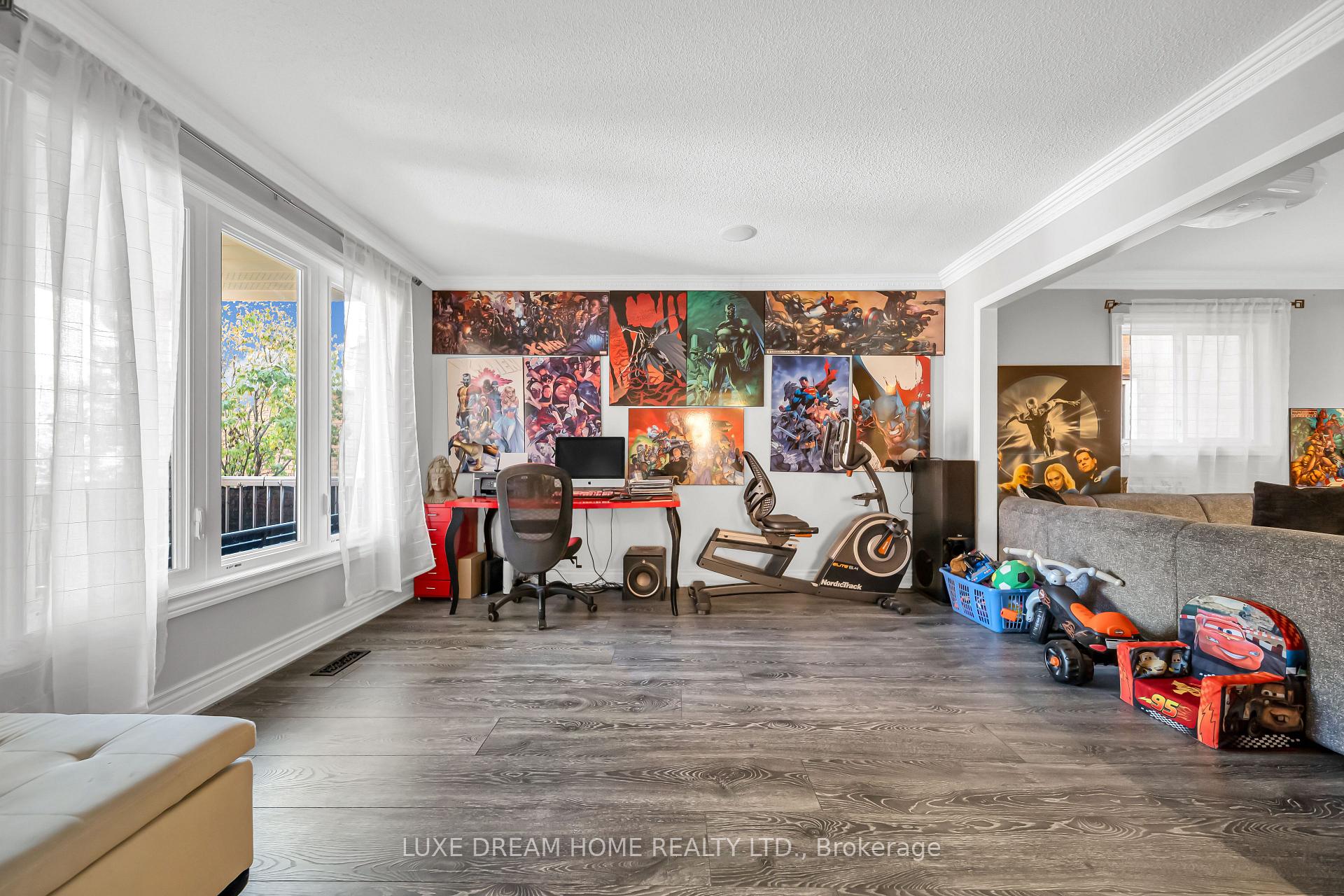 Photo 8 of 78 Governor Crescent, Vaughan, East Woodbridge — HOMEH
