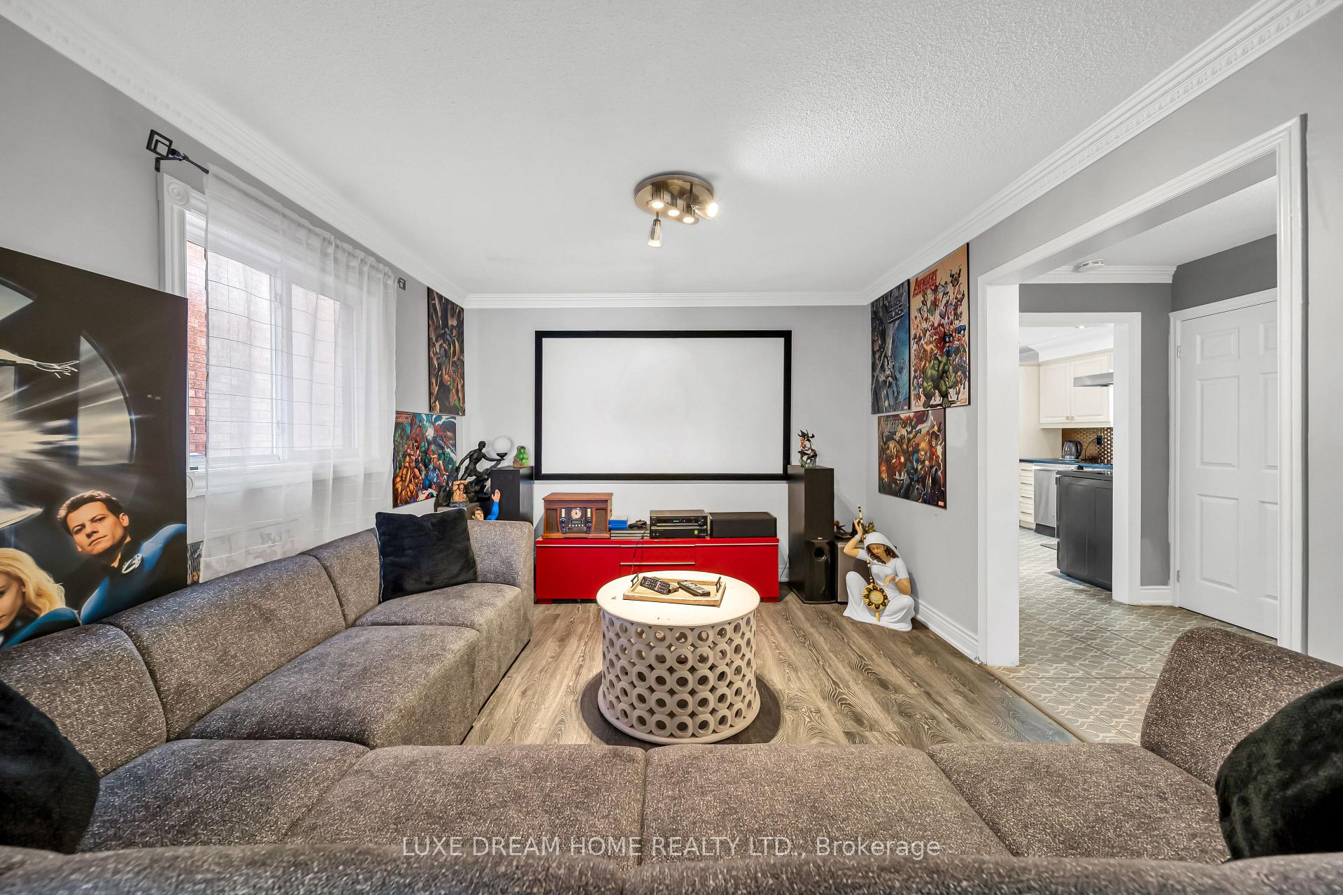 Photo 9 of 78 Governor Crescent, Vaughan, East Woodbridge — HOMEH