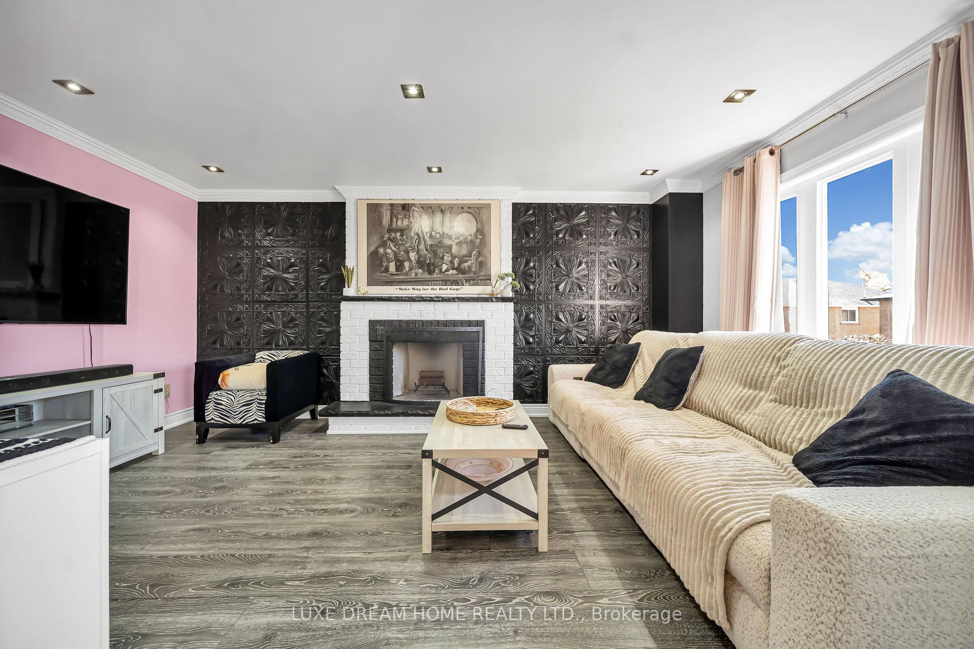 Photo 12 of 78 Governor Crescent, Vaughan, East Woodbridge — HOMEH