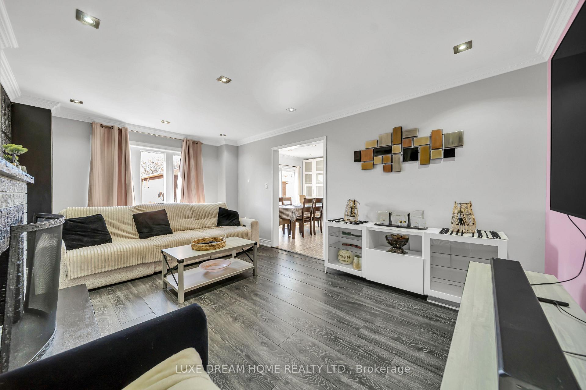 Photo 14 of 78 Governor Crescent, Vaughan, East Woodbridge — HOMEH