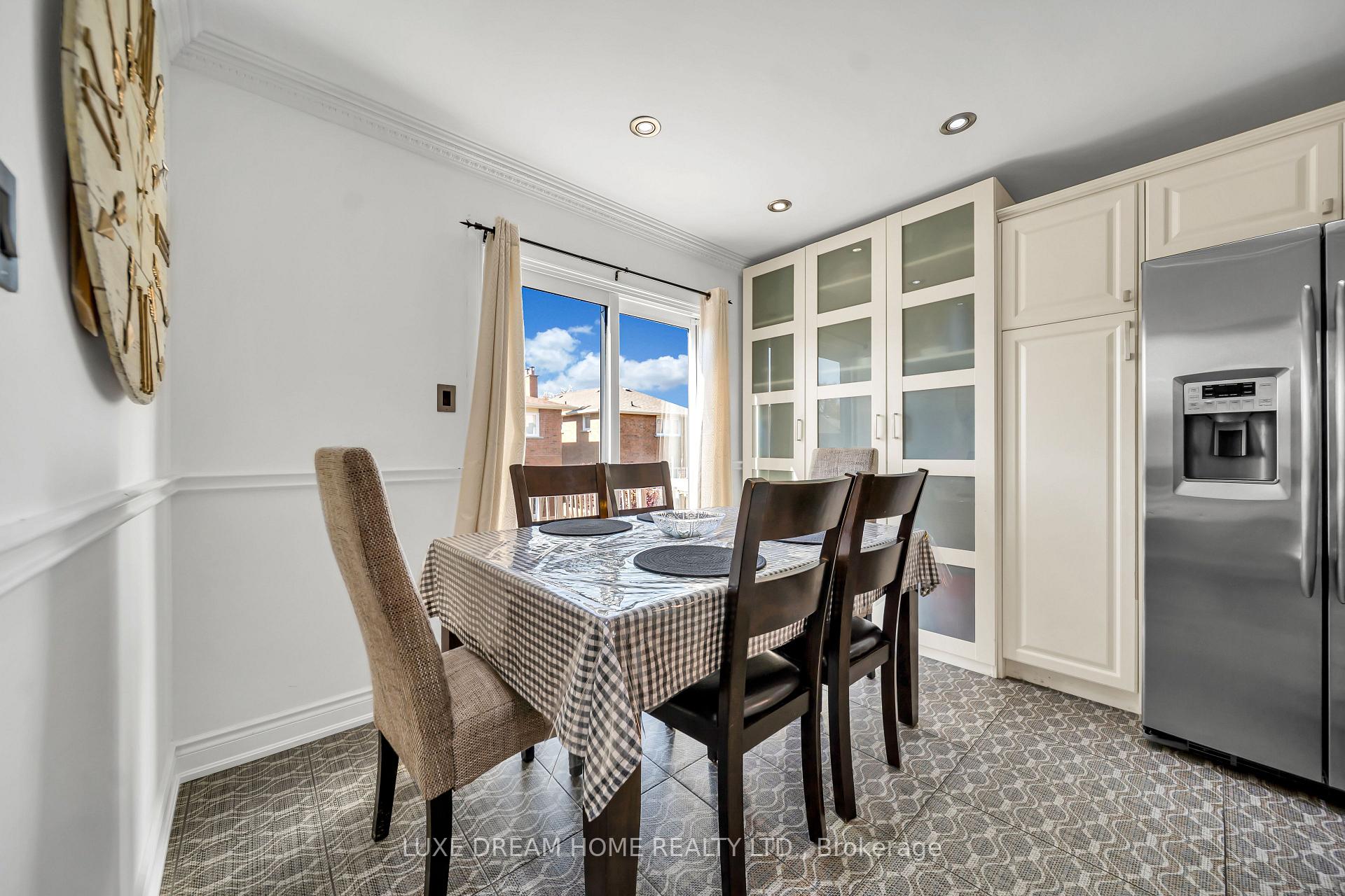 Photo 15 of 78 Governor Crescent, Vaughan, East Woodbridge — HOMEH