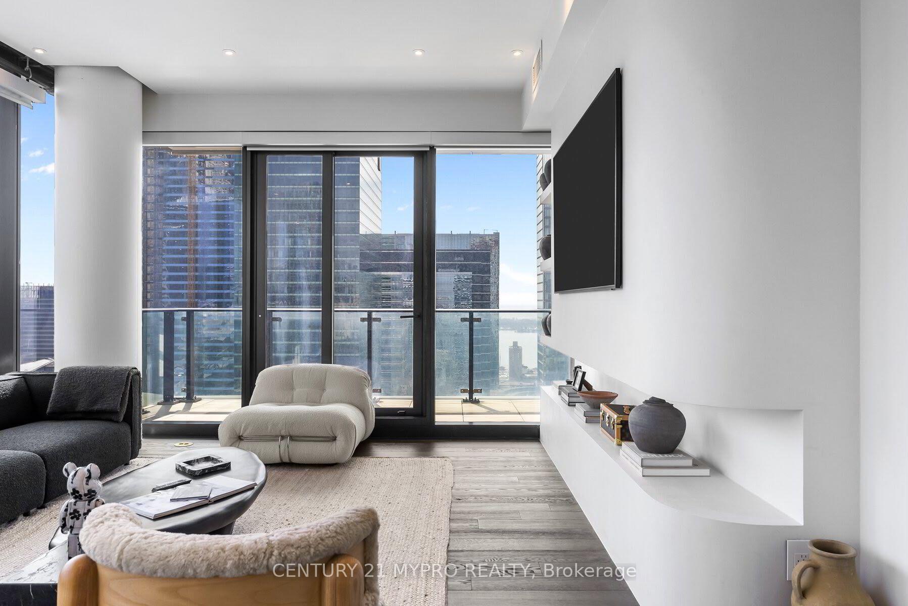 Photo 3 of Unit 3603, 224 King Street W, Toronto, Waterfront Communities — HOMEH