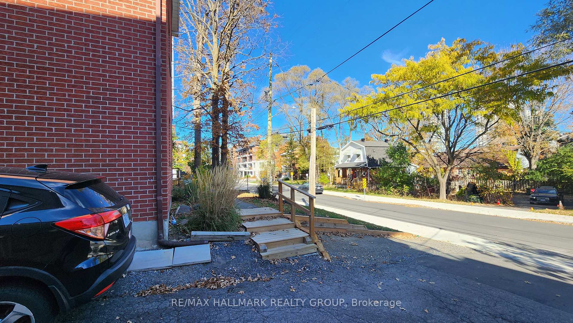 Photo 2 of 346 Winona Avenue, Ottawa, Westboro South — HOMEH