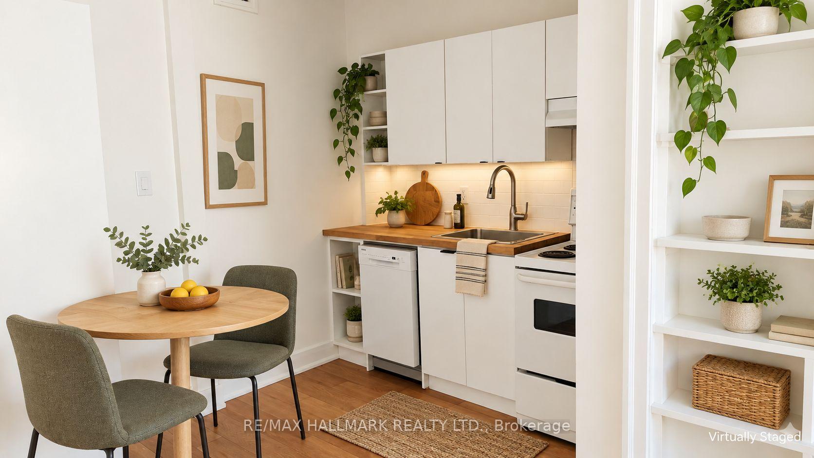 Photo 2 of Unit 14, 595 St Clair Avenue W, Toronto, Wychwood — HOMEH