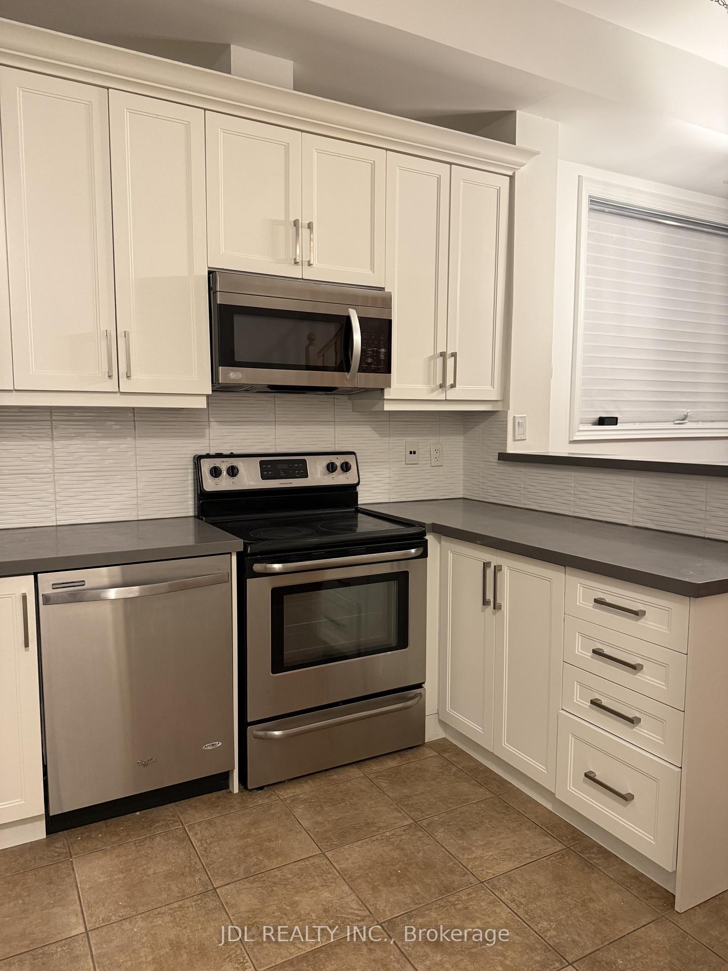Photo 2 of 2 Fairhead Mews, Toronto, East End-Danforth — HOMEH