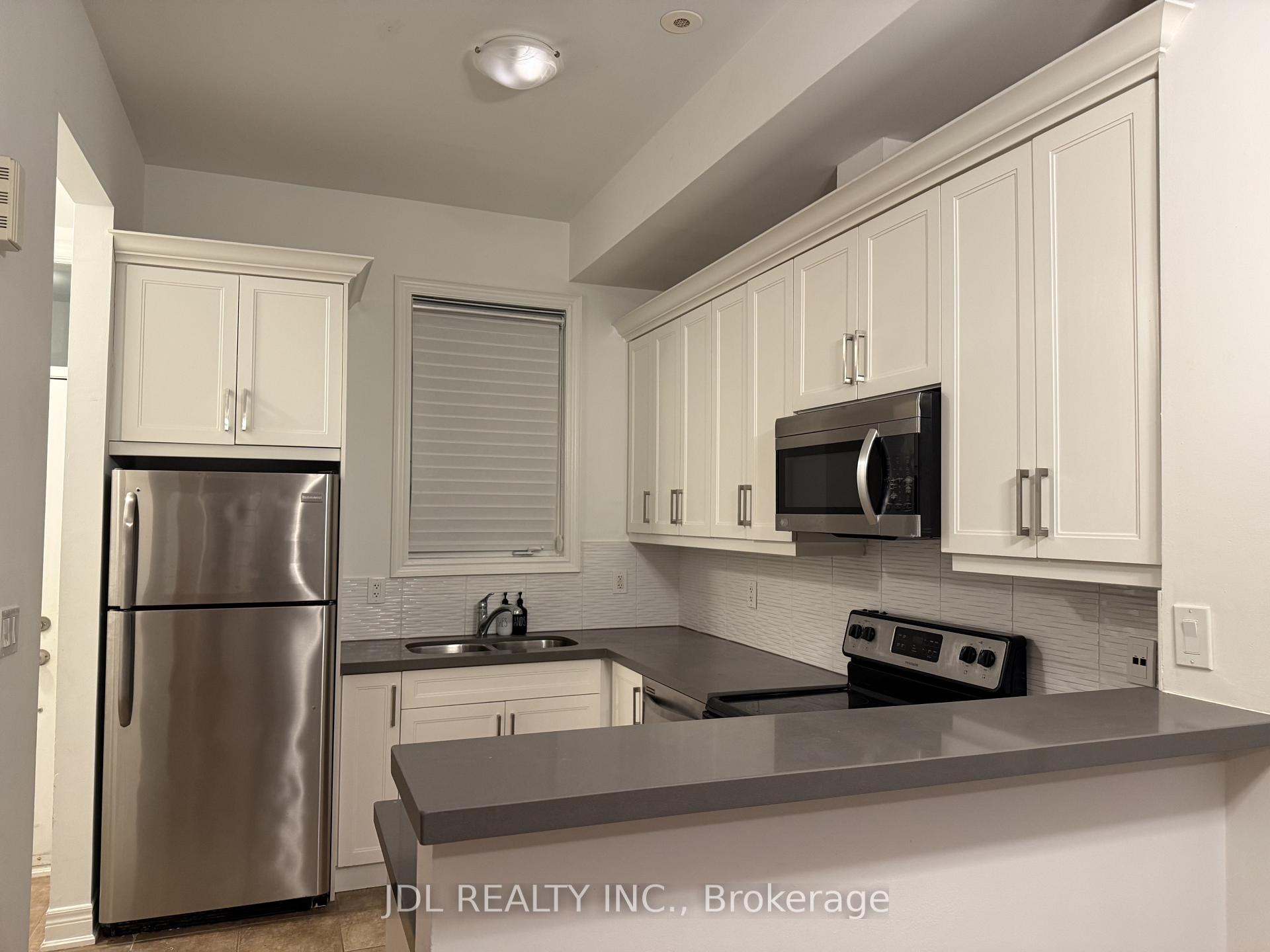 Photo 4 of 2 Fairhead Mews, Toronto, East End-Danforth — HOMEH