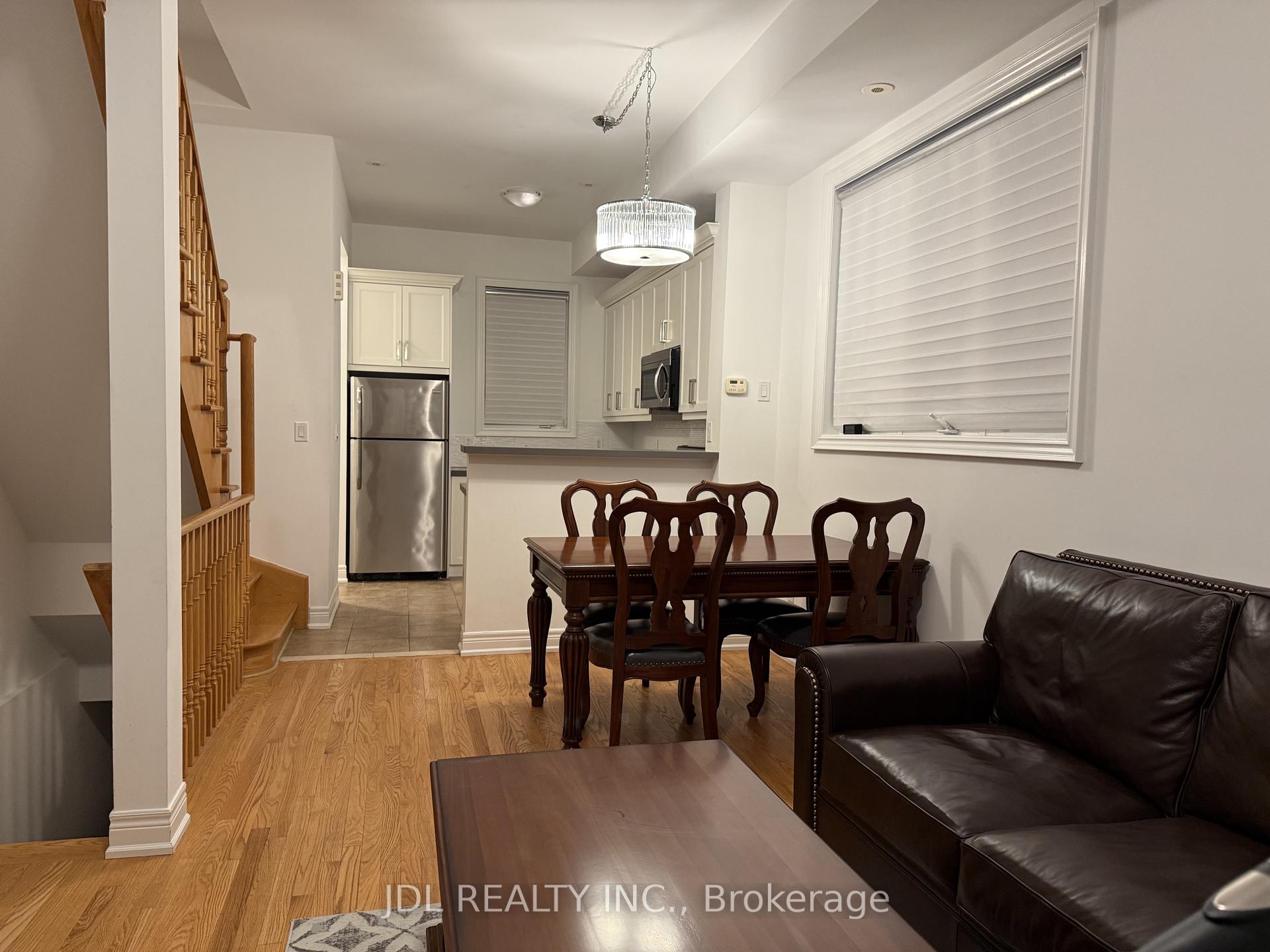 Photo 5 of 2 Fairhead Mews, Toronto, East End-Danforth — HOMEH