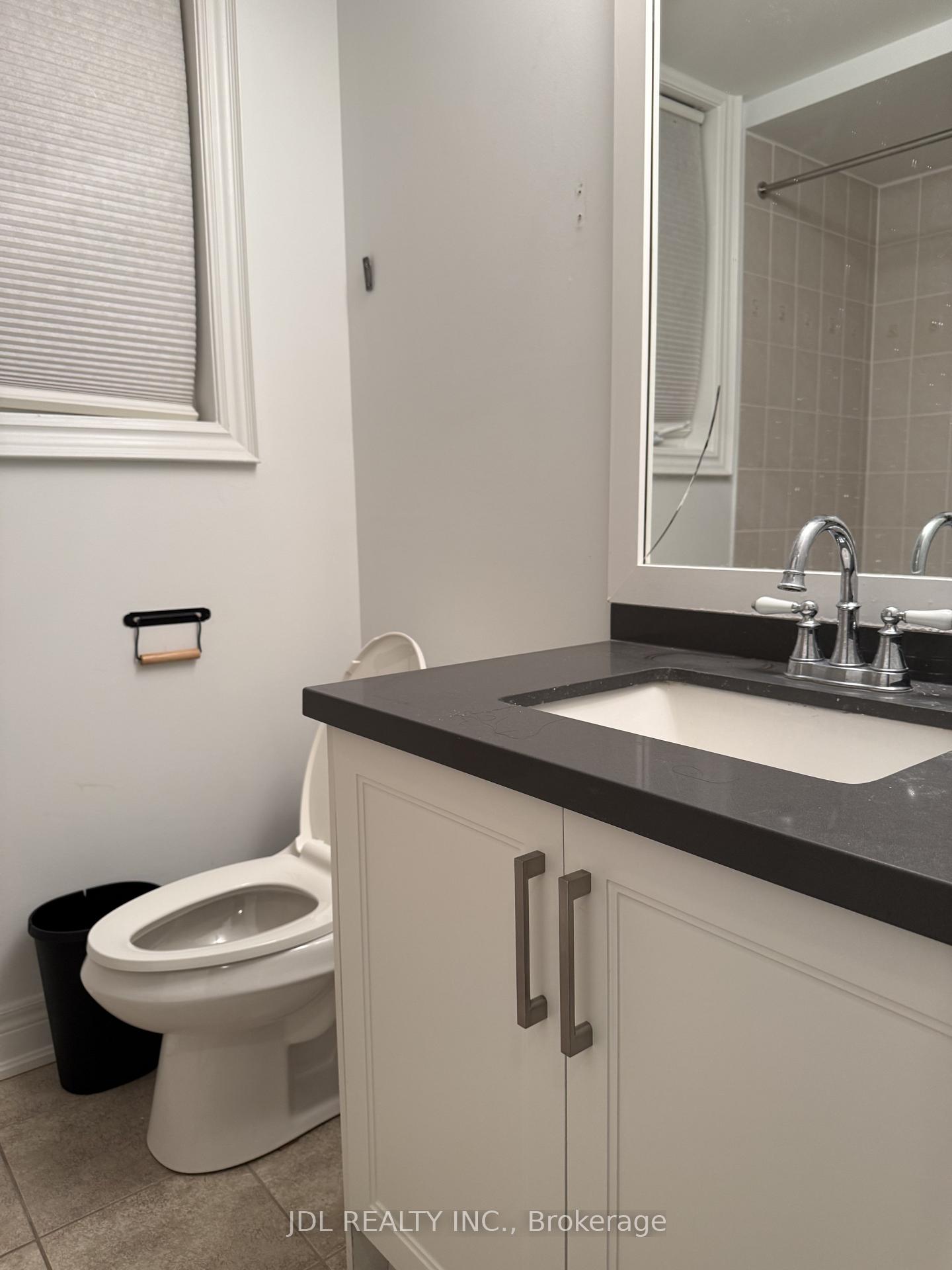 Photo 10 of 2 Fairhead Mews, Toronto, East End-Danforth — HOMEH
