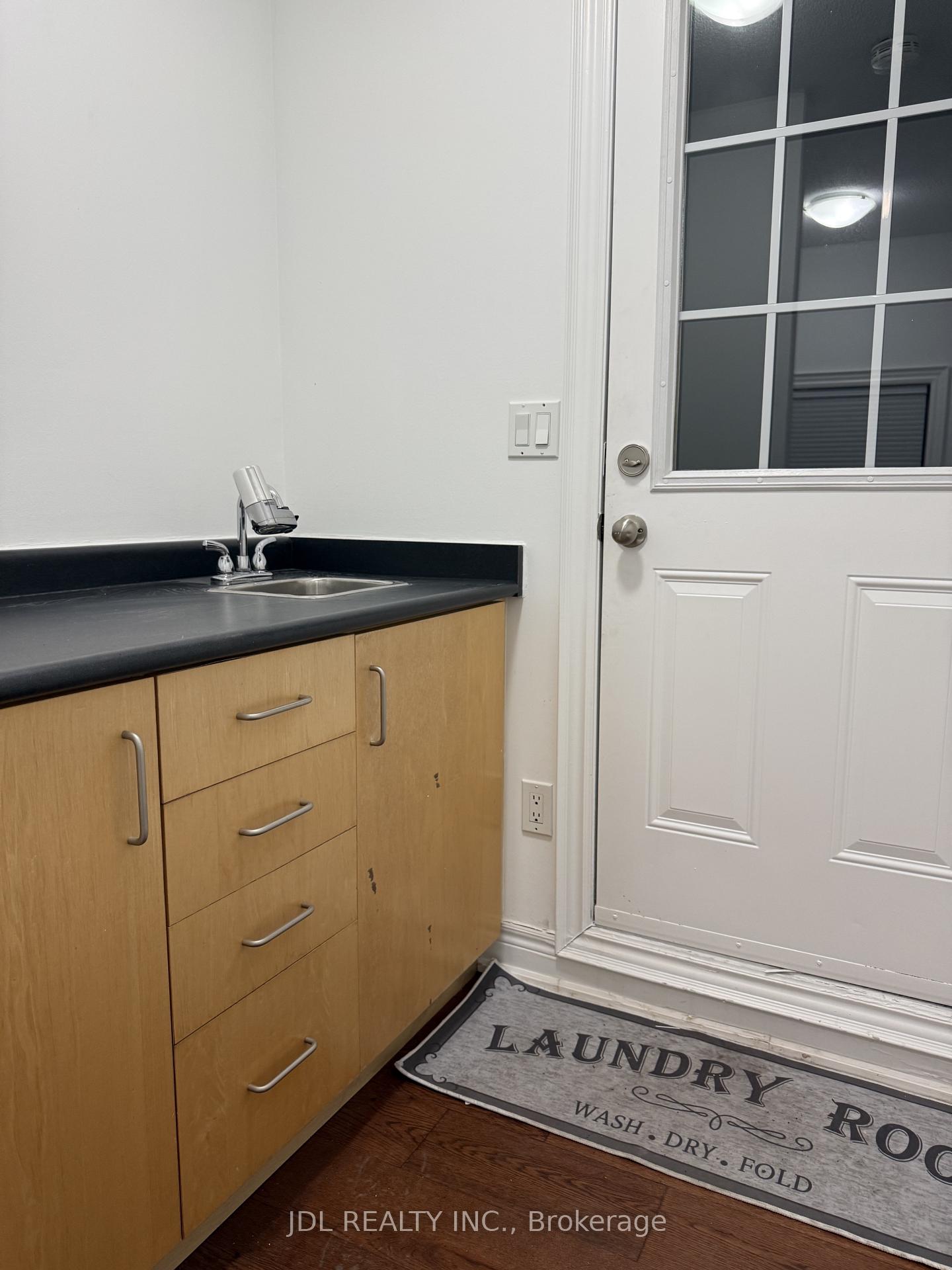 Photo 14 of 2 Fairhead Mews, Toronto, East End-Danforth — HOMEH