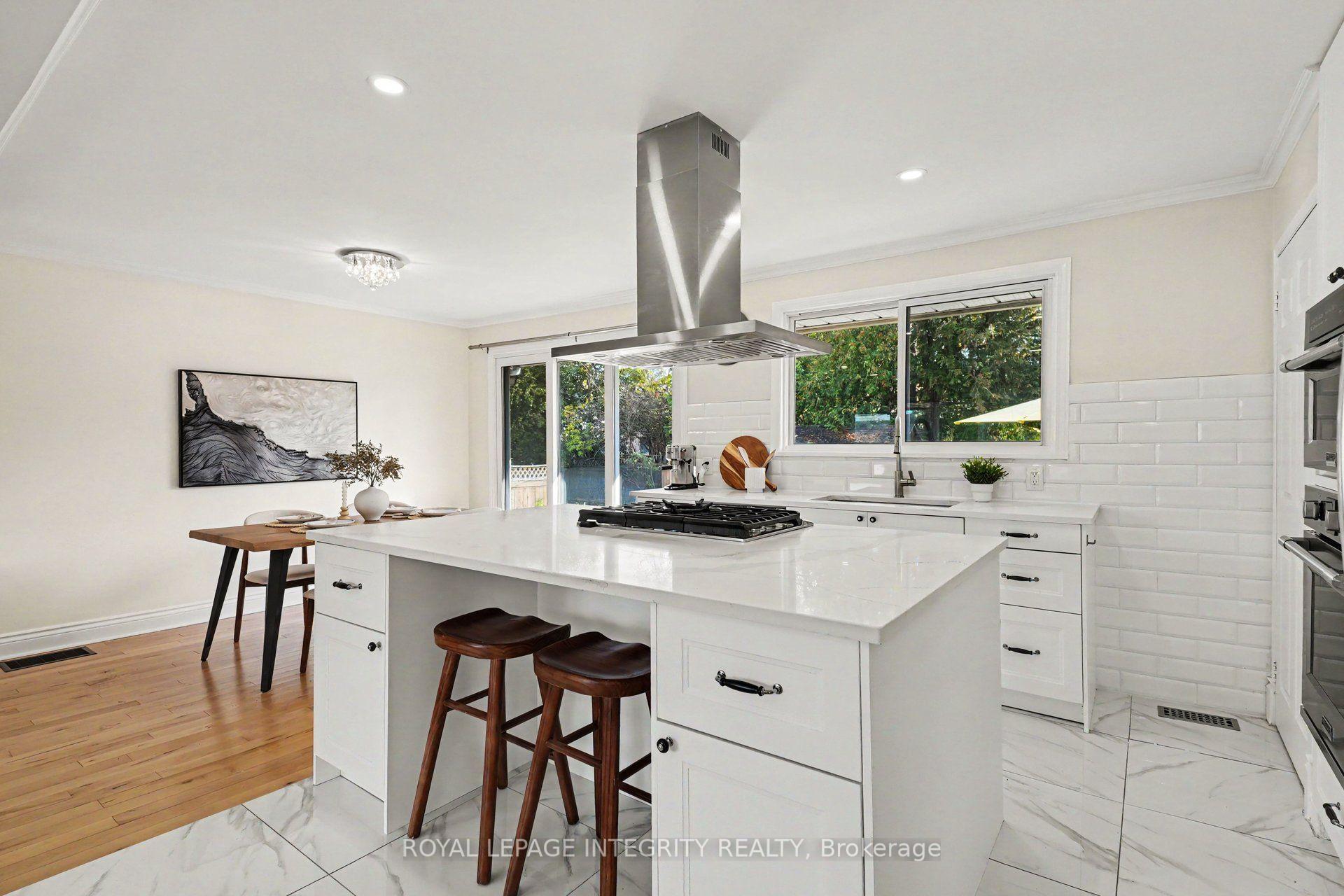 Photo 20 of 44 Millford Avenue, Ottawa, Manordale — HOMEH