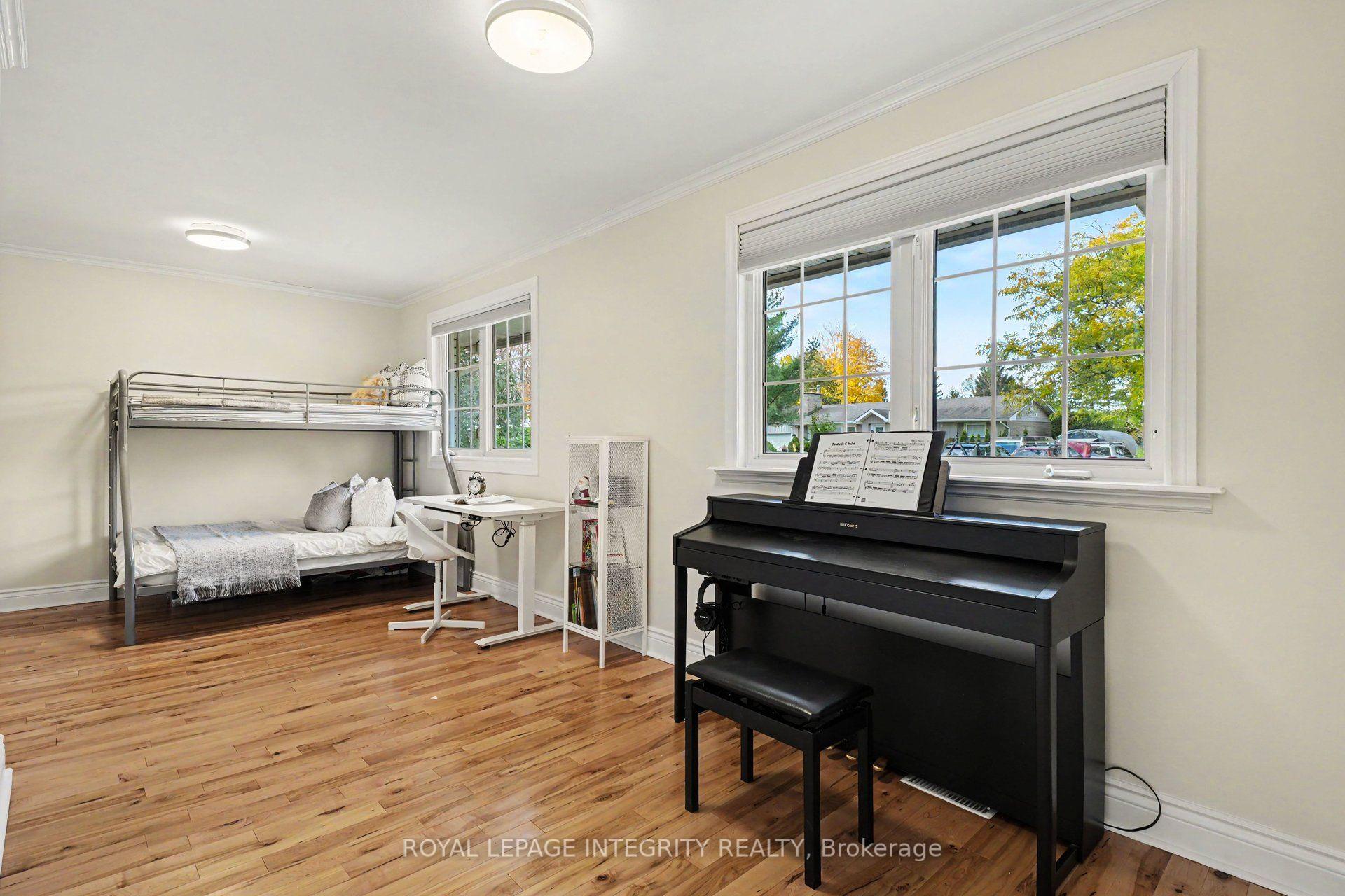 Photo 26 of 44 Millford Avenue, Ottawa, Manordale — HOMEH