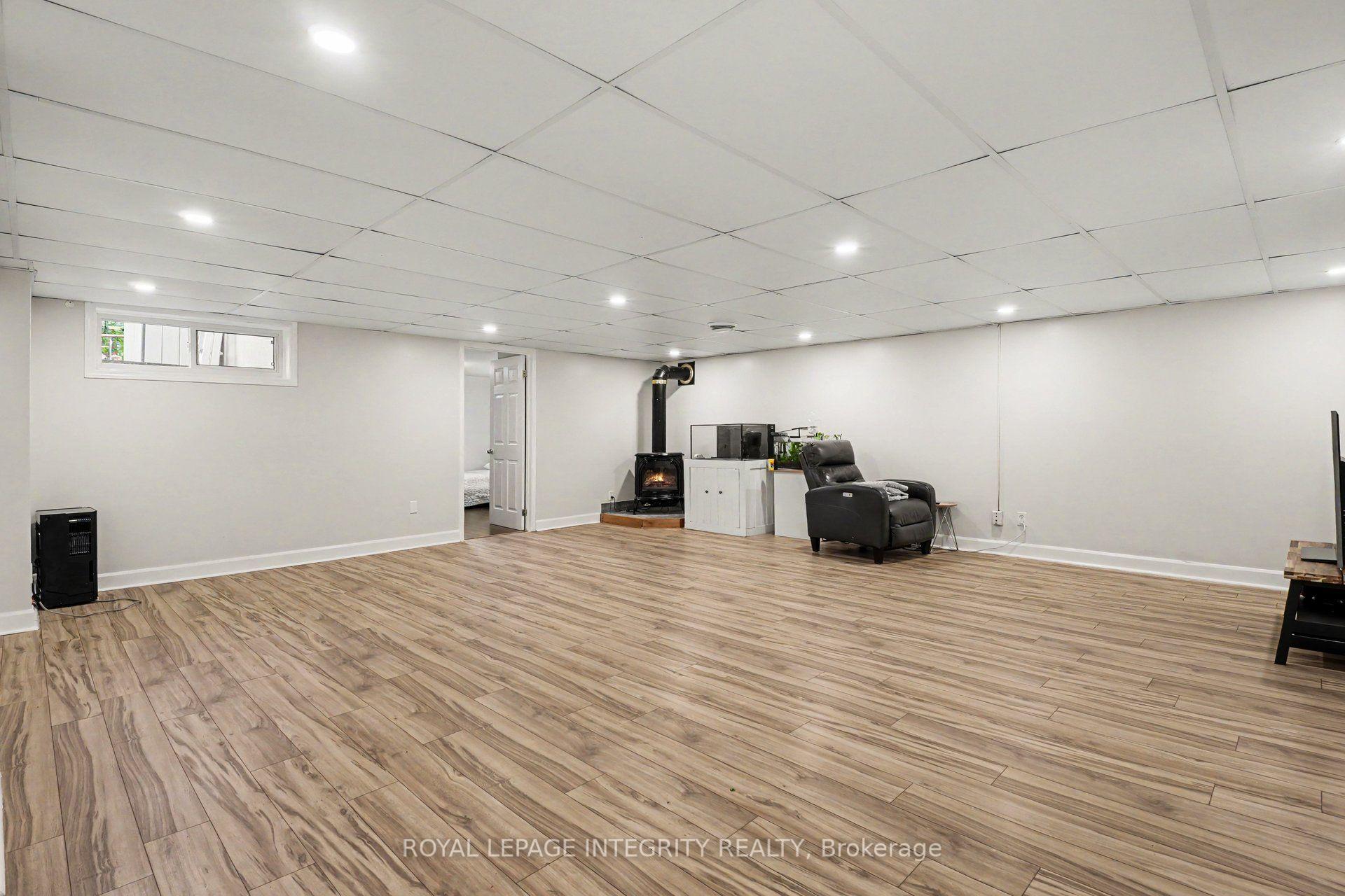 Photo 46 of 44 Millford Avenue, Ottawa, Manordale — HOMEH