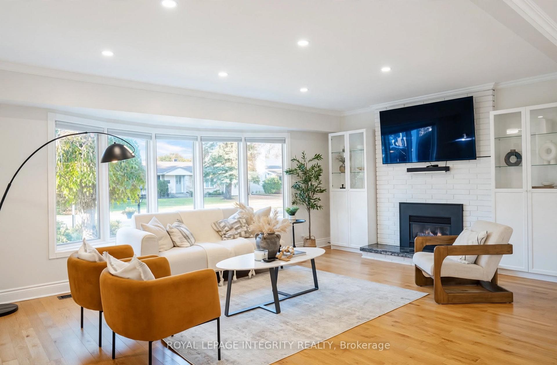 Photo 14 of 44 Millford Avenue, Ottawa, Manordale — HOMEH