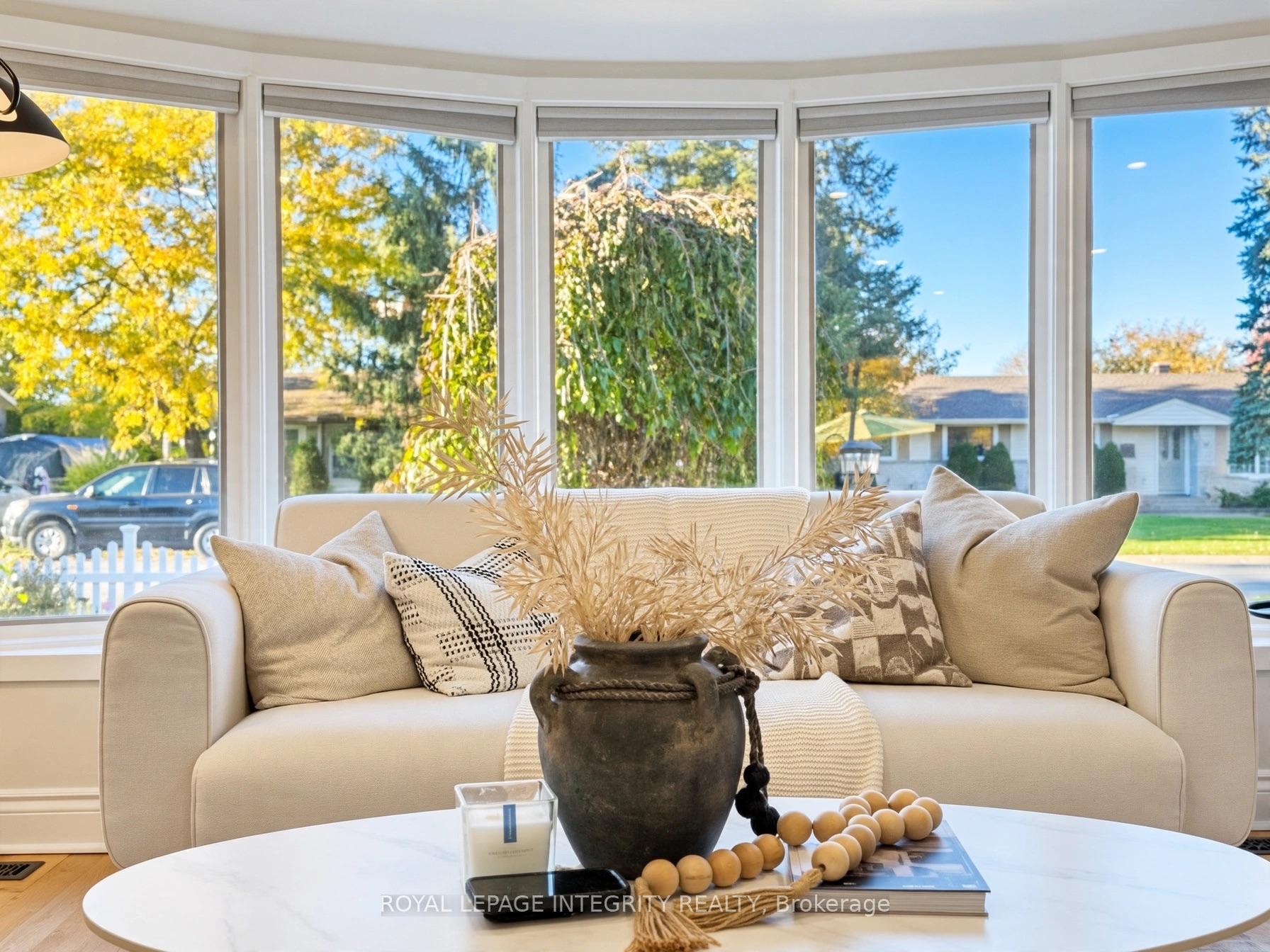 Photo 19 of 44 Millford Avenue, Ottawa, Manordale — HOMEH