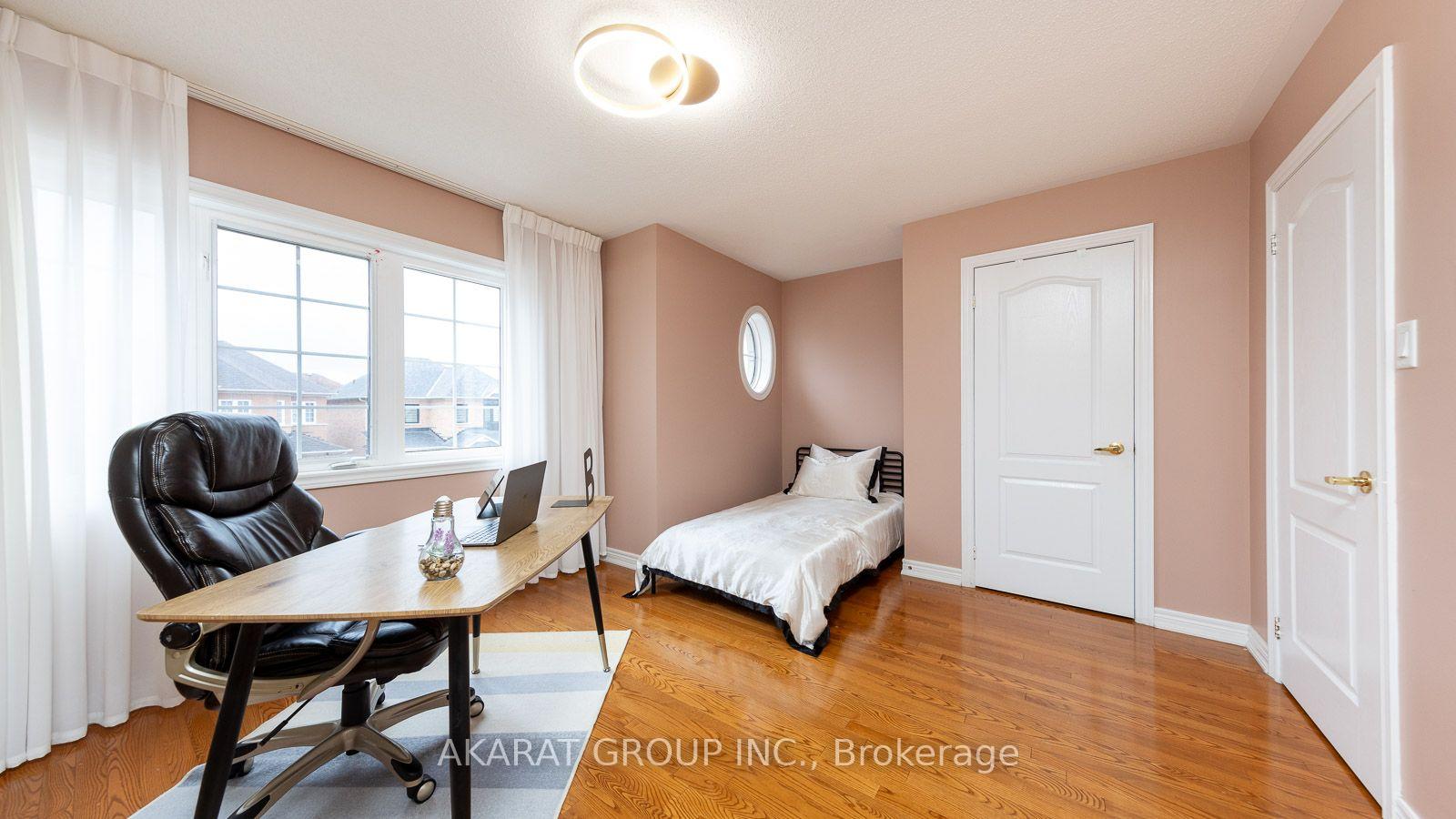 Photo 22 of 28 Saint James Avenue, Vaughan, Vellore Village — HOMEH