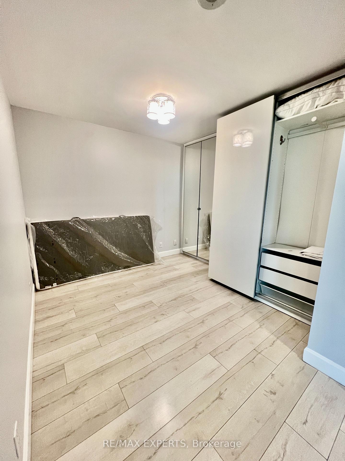 Photo 6 of Unit 327, 230 Queens Quay W, Toronto, Waterfront Communities — HOMEH