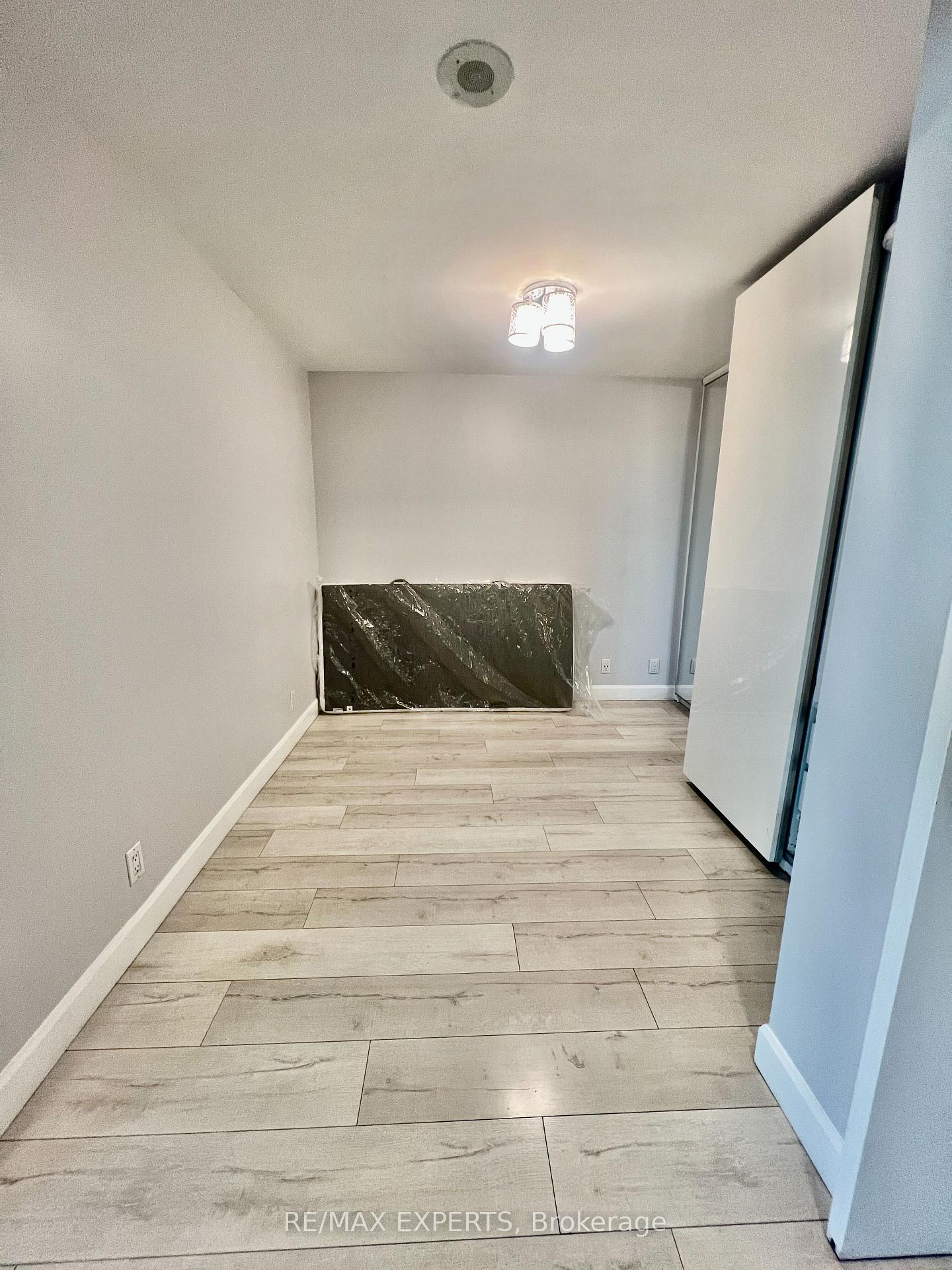 Photo 5 of Unit 327, 230 Queens Quay W, Toronto, Waterfront Communities — HOMEH