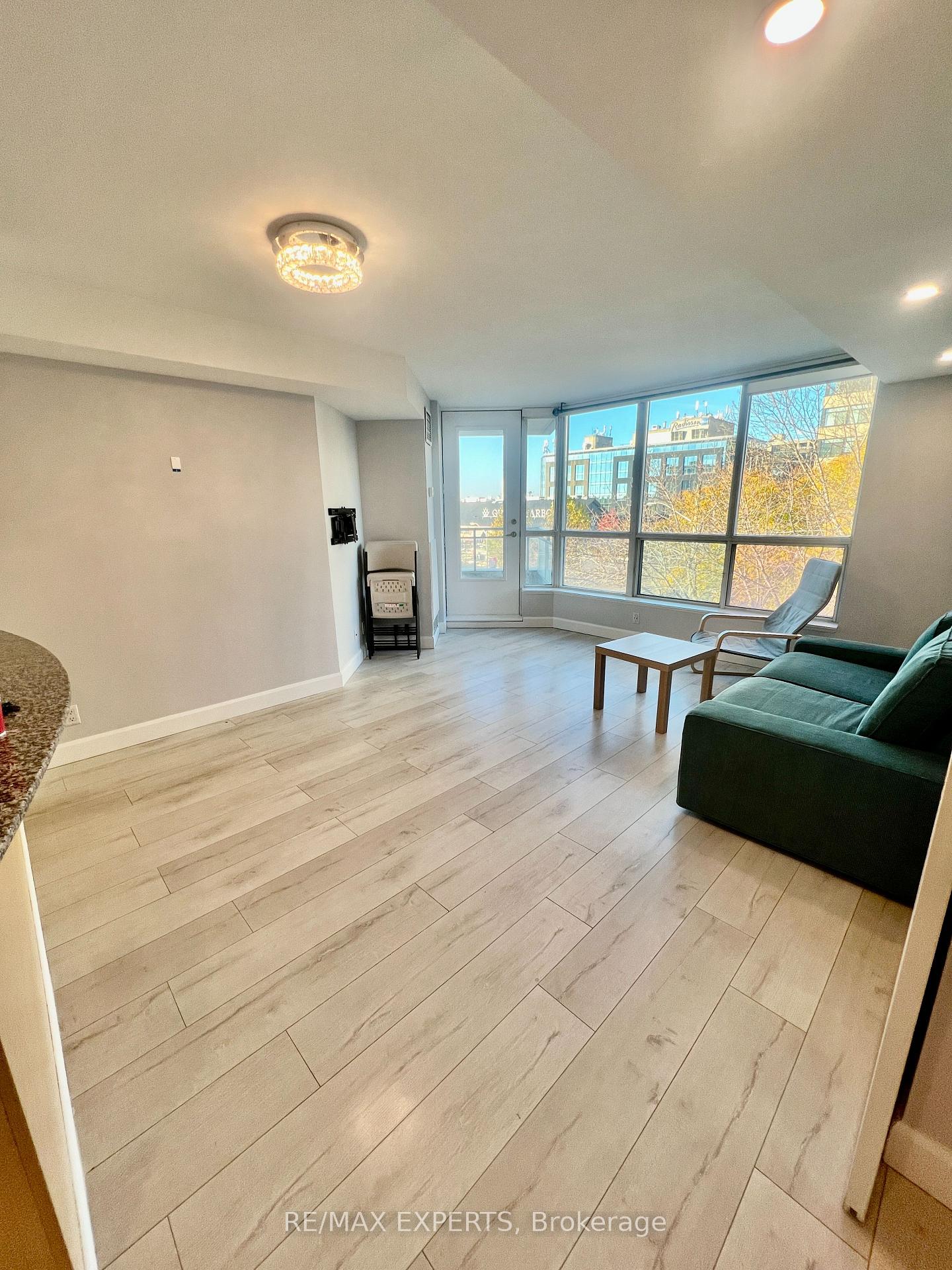 Photo 3 of Unit 327, 230 Queens Quay W, Toronto, Waterfront Communities — HOMEH