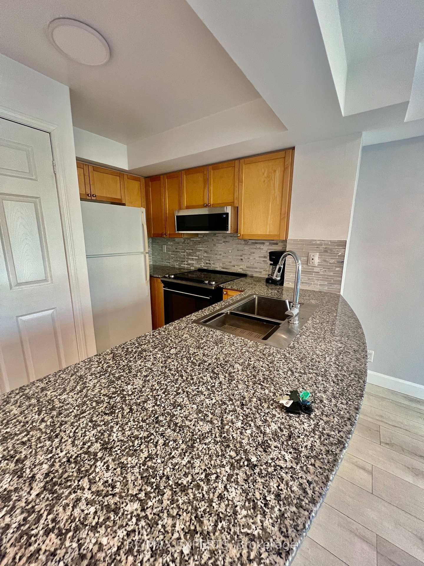 Photo 8 of Unit 327, 230 Queens Quay W, Toronto, Waterfront Communities — HOMEH