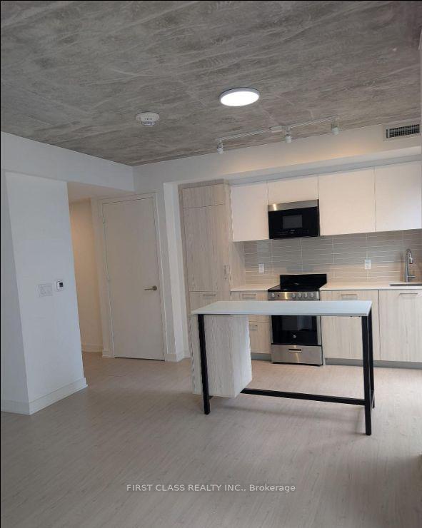 Photo 4 of Unit 906, 65 Mutual Street, Toronto, Church-Yonge Corridor — HOMEH