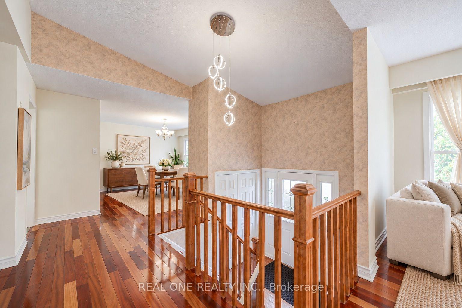 Photo 6 of 401 Swinburne Road, Burlington, Roseland — HOMEH