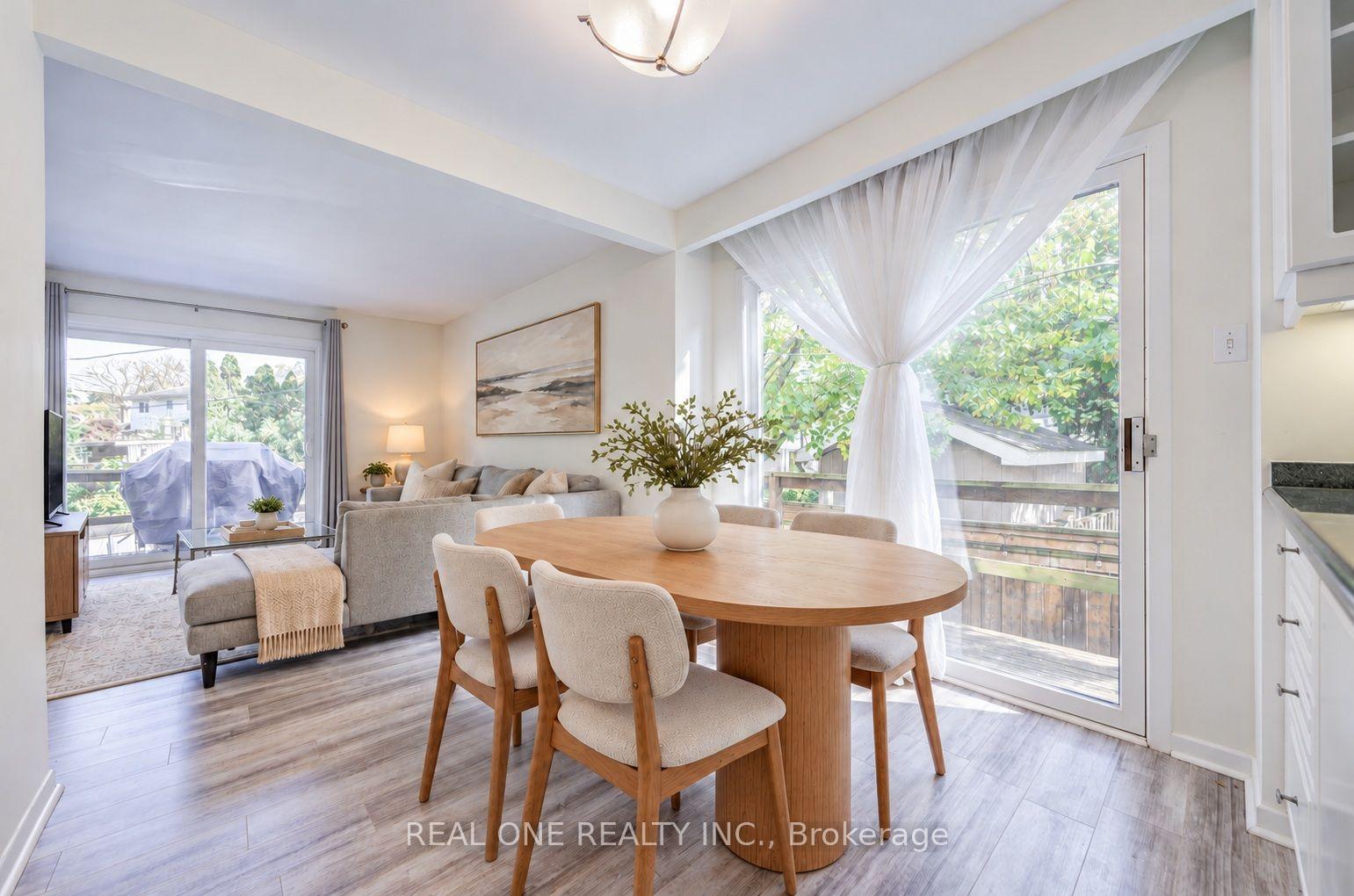 Photo 16 of 401 Swinburne Road, Burlington, Roseland — HOMEH