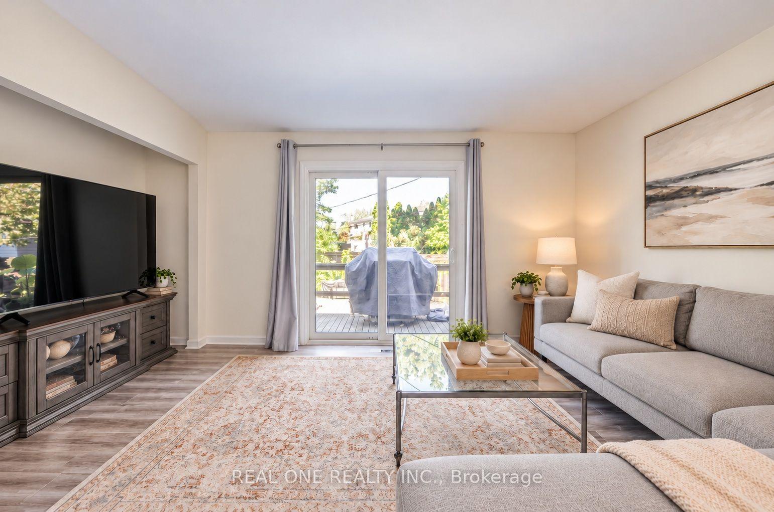 Photo 18 of 401 Swinburne Road, Burlington, Roseland — HOMEH