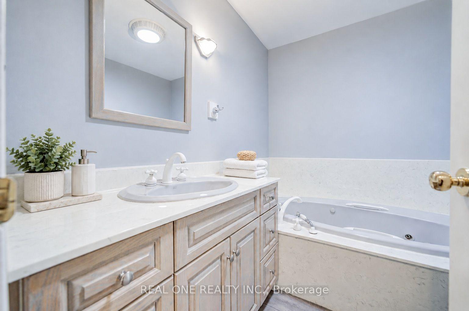 Photo 28 of 401 Swinburne Road, Burlington, Roseland — HOMEH