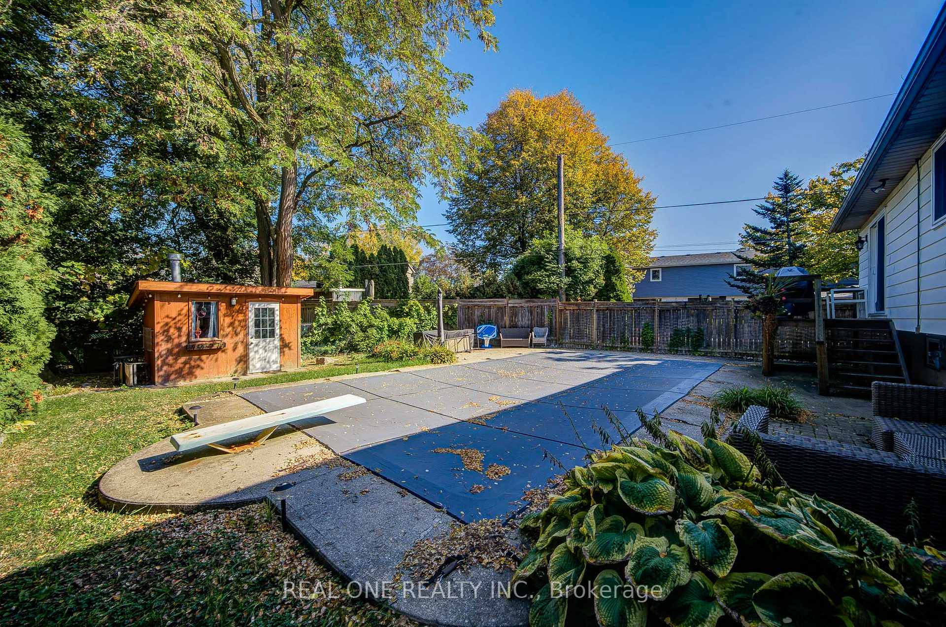 Photo 40 of 401 Swinburne Road, Burlington, Roseland — HOMEH