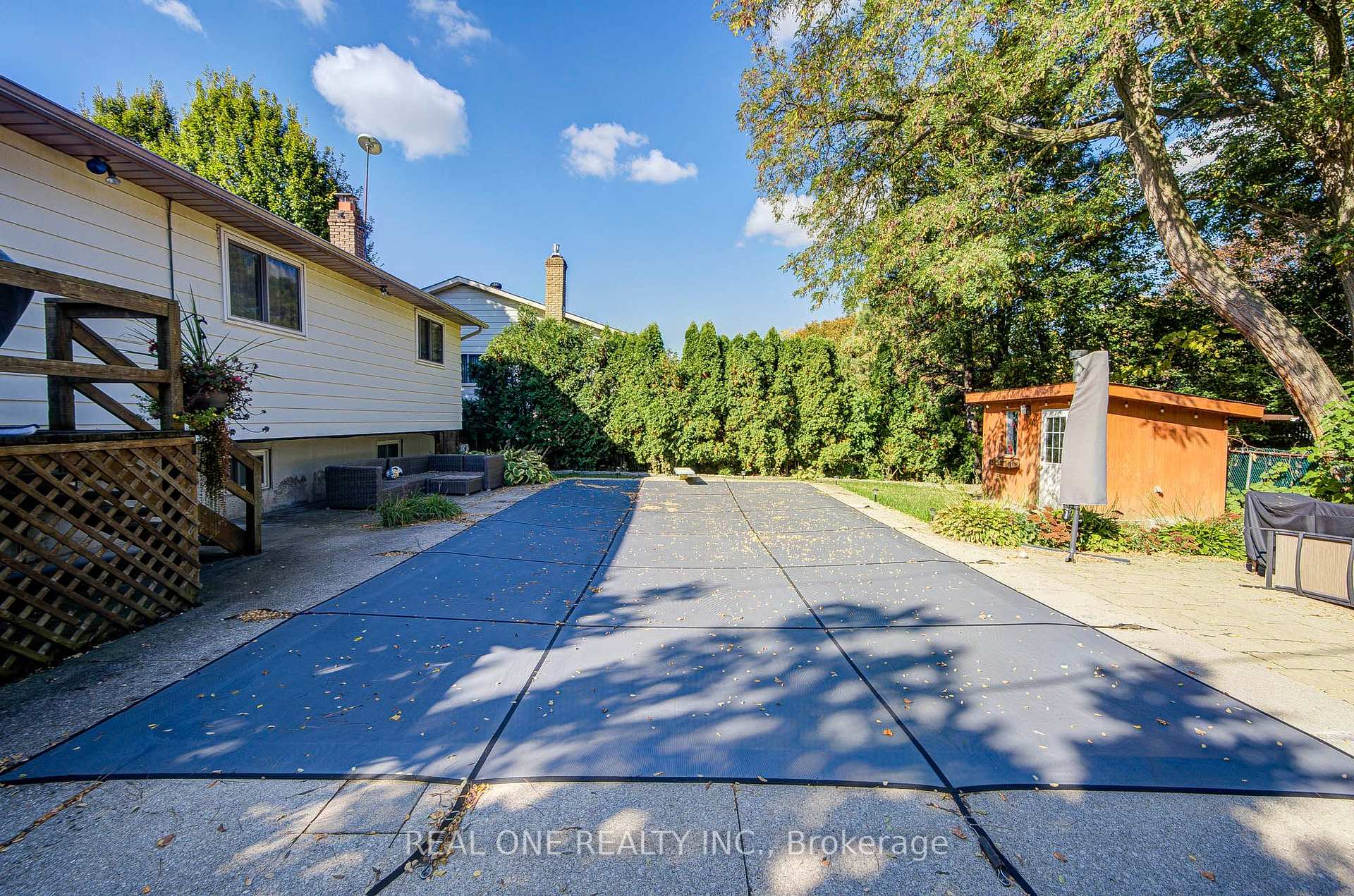 Photo 44 of 401 Swinburne Road, Burlington, Roseland — HOMEH