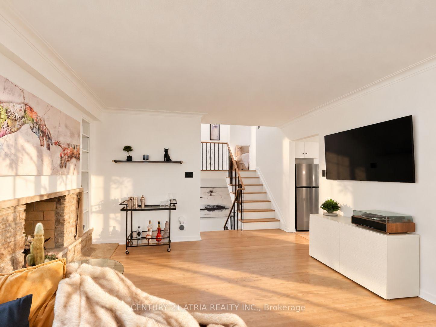 Photo 9 of 18 Castledene Crescent, Scarborough, Tam O'Shanter-Sullivan — HOMEH