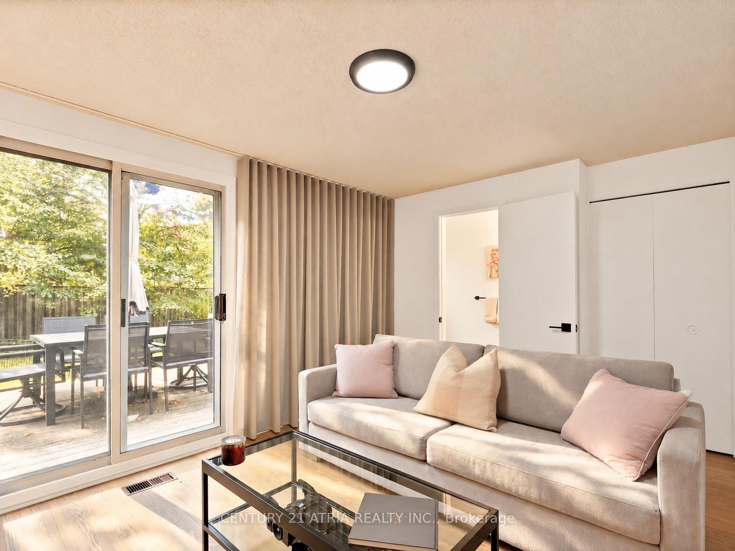 Photo 15 of 18 Castledene Crescent, Scarborough, Tam O'Shanter-Sullivan — HOMEH