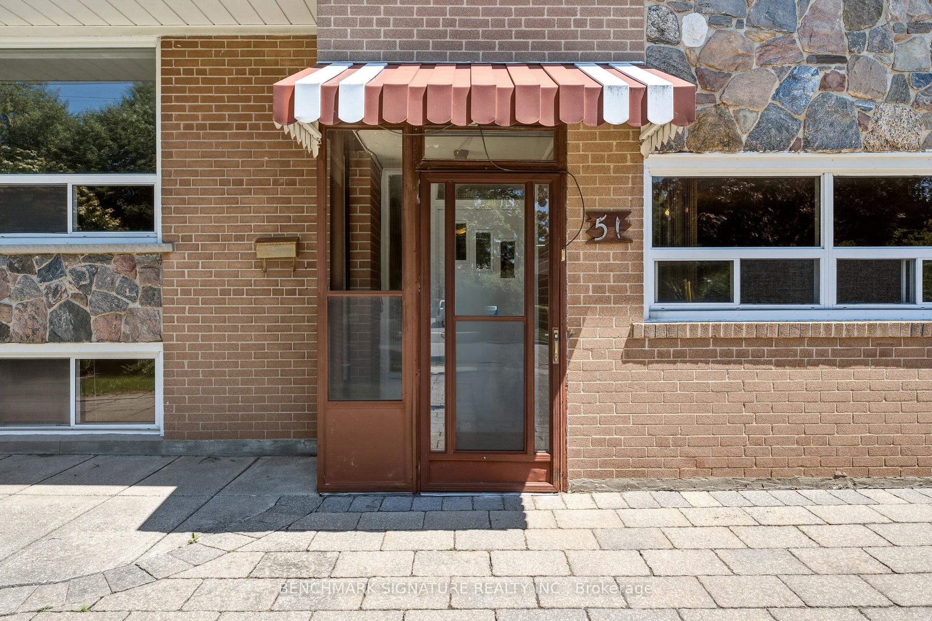Photo 4 of 51 Baybrook Crescent, Scarborough, Woburn — HOMEH