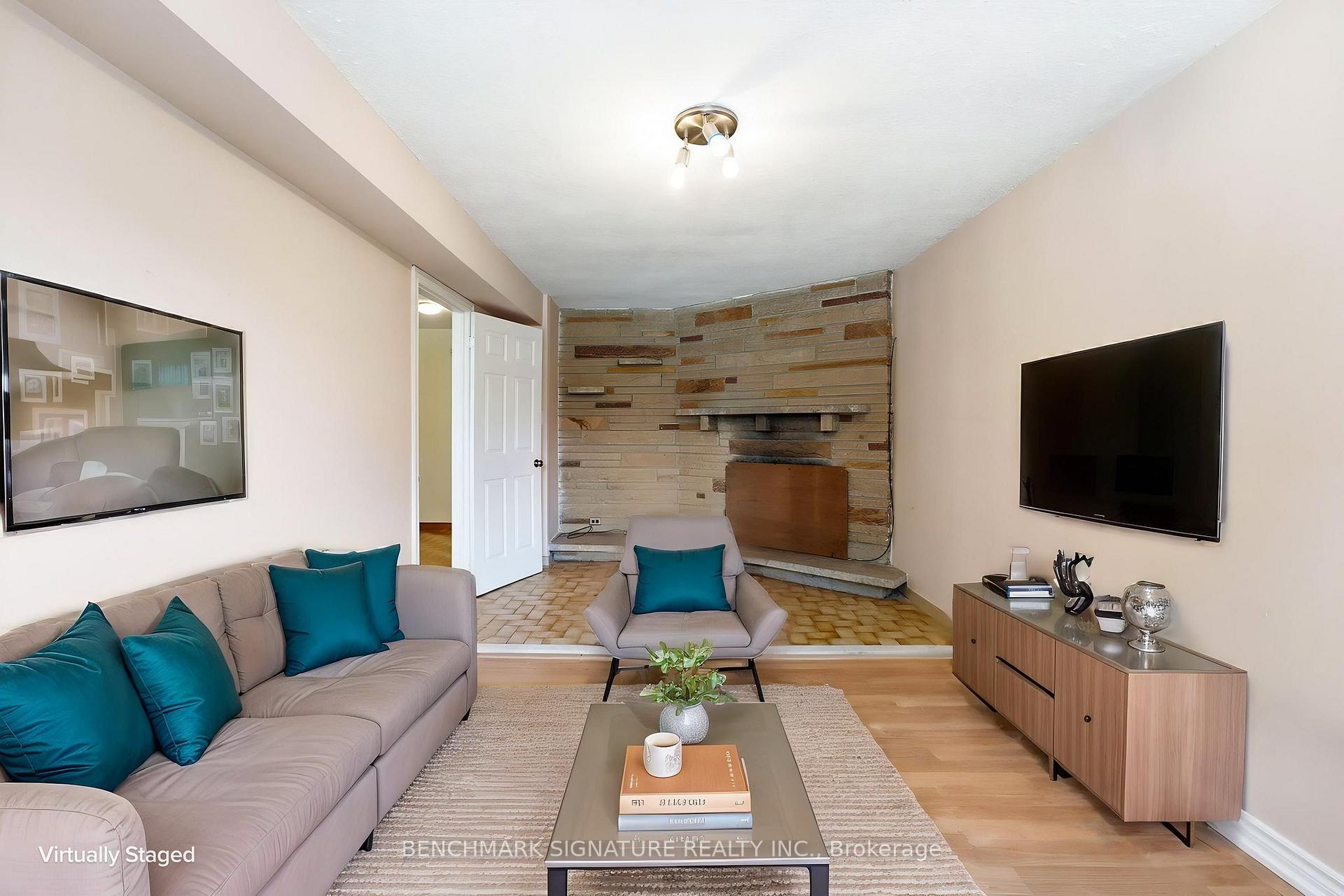 Photo 7 of 51 Baybrook Crescent, Scarborough, Woburn — HOMEH