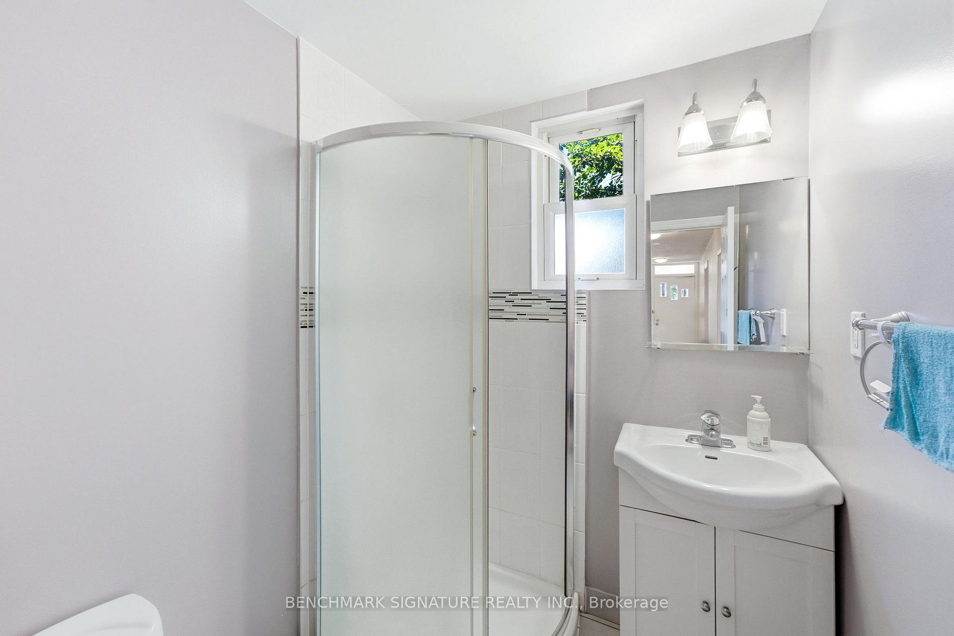 Photo 11 of 51 Baybrook Crescent, Scarborough, Woburn — HOMEH