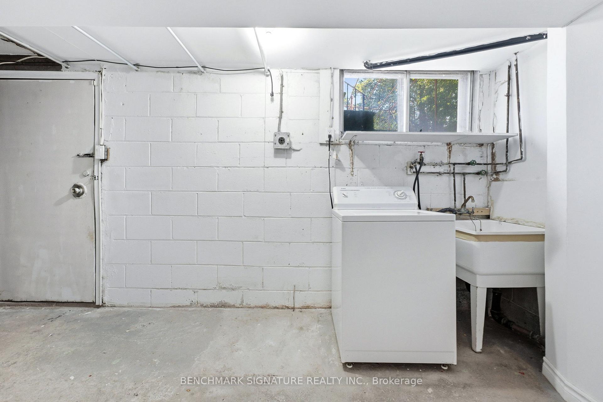Photo 32 of 51 Baybrook Crescent, Scarborough, Woburn — HOMEH