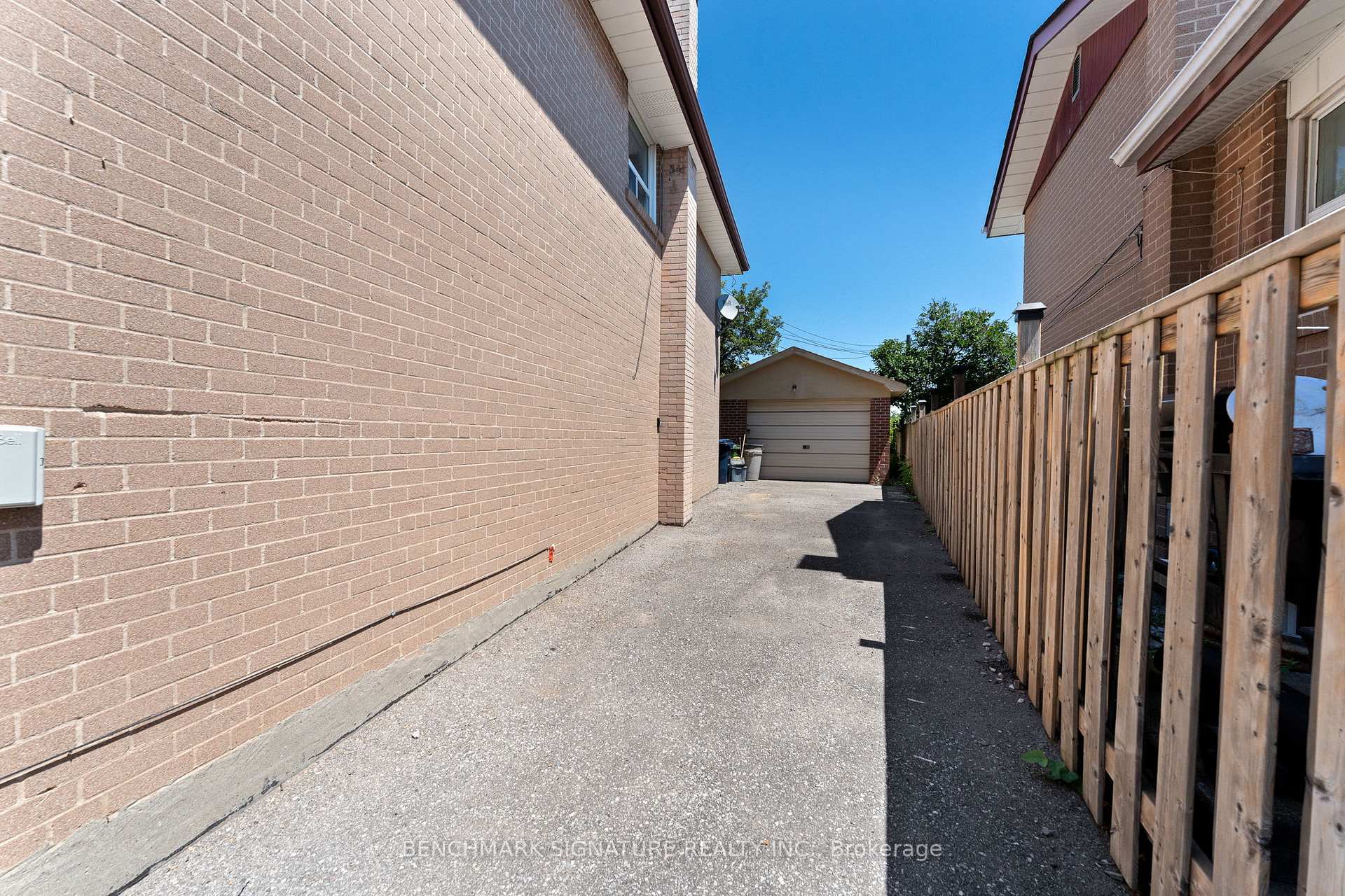 Photo 33 of 51 Baybrook Crescent, Scarborough, Woburn — HOMEH